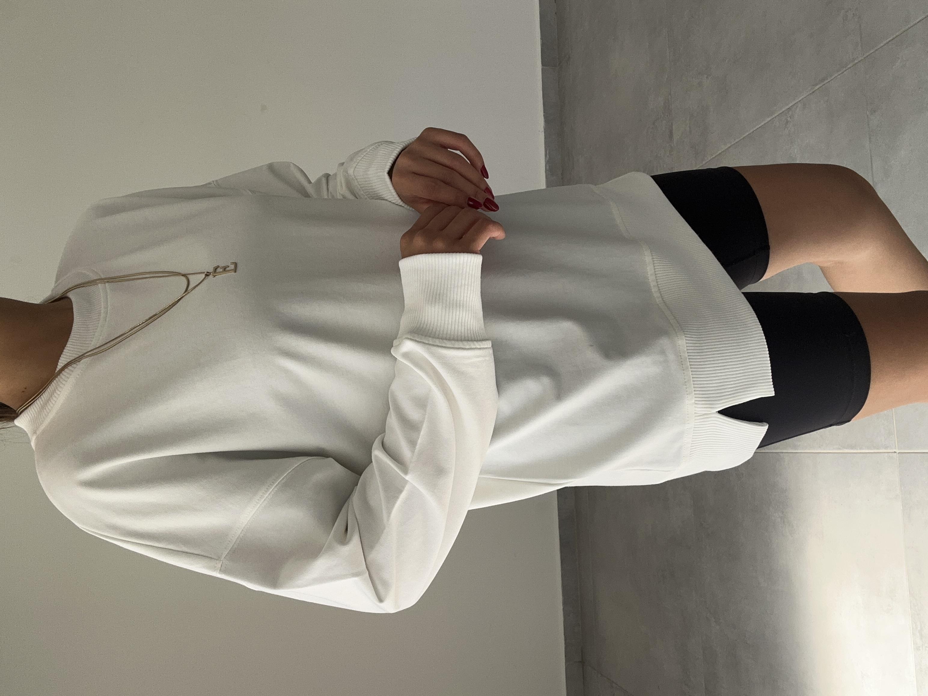 Ekru Rezerve Yanları Yırtmaç Detaylı Sweat