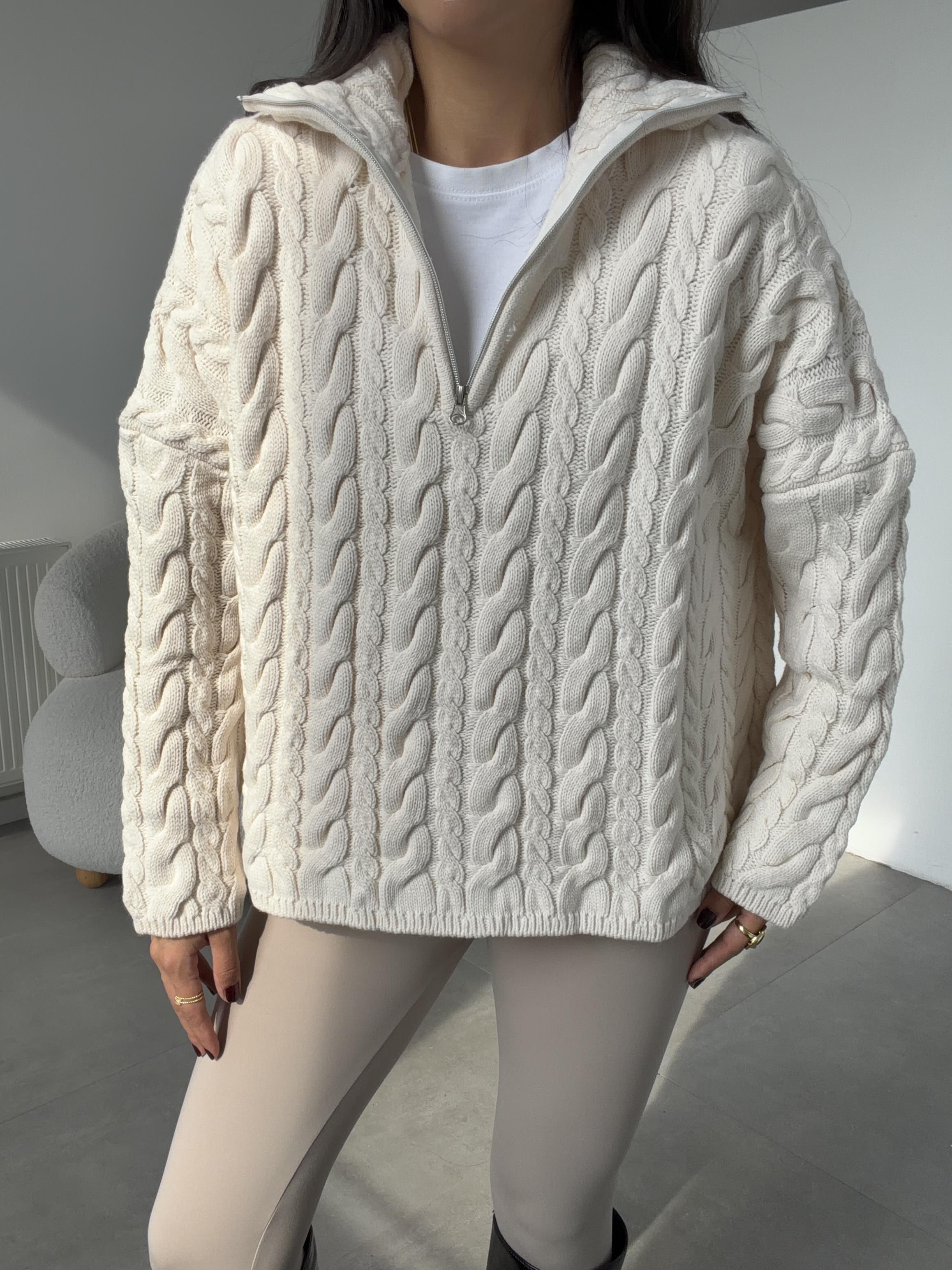 Ekru Saç Örgülü Fermuarlı Kazak