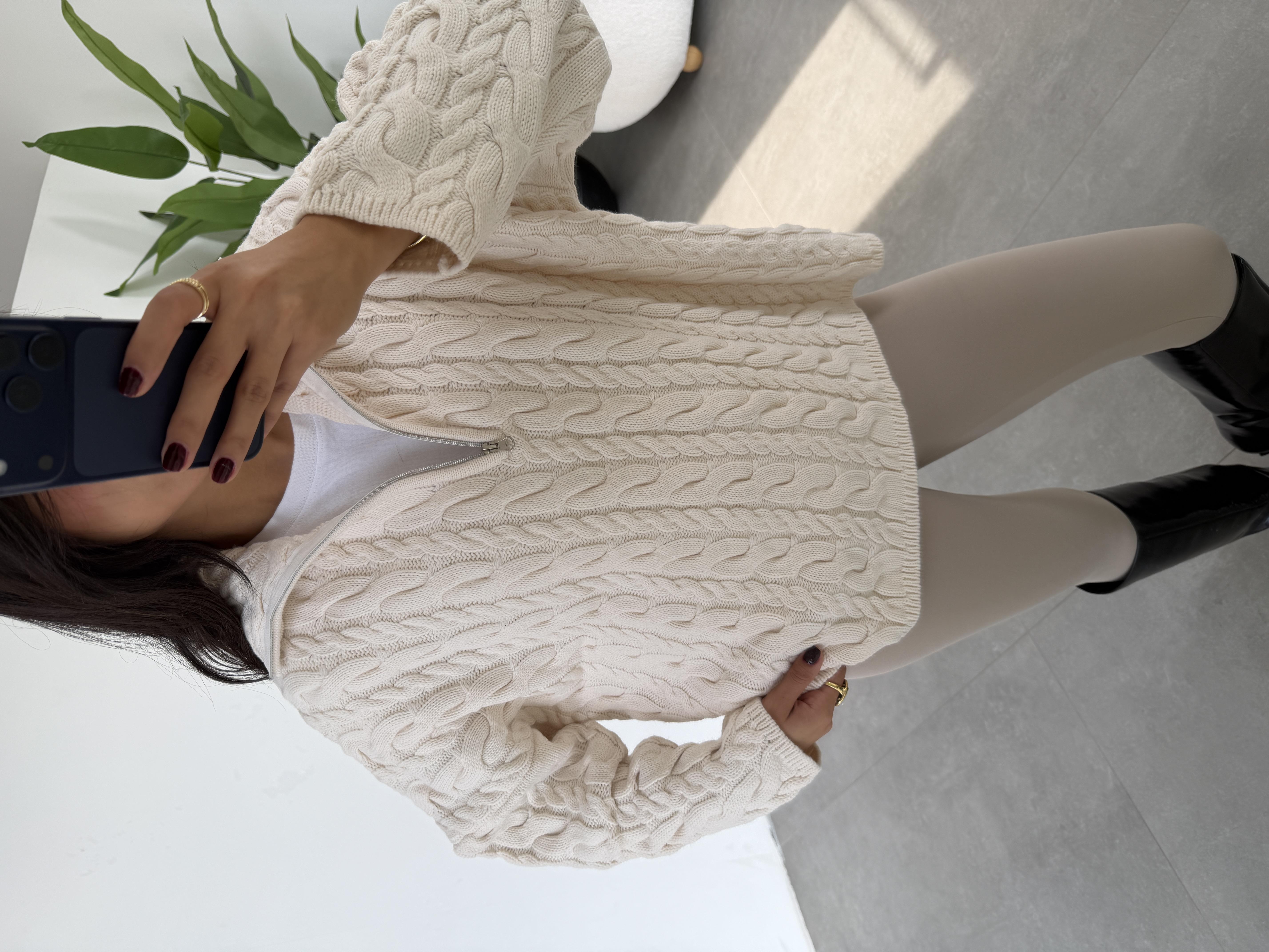 Ekru Saç Örgülü Fermuarlı Kazak