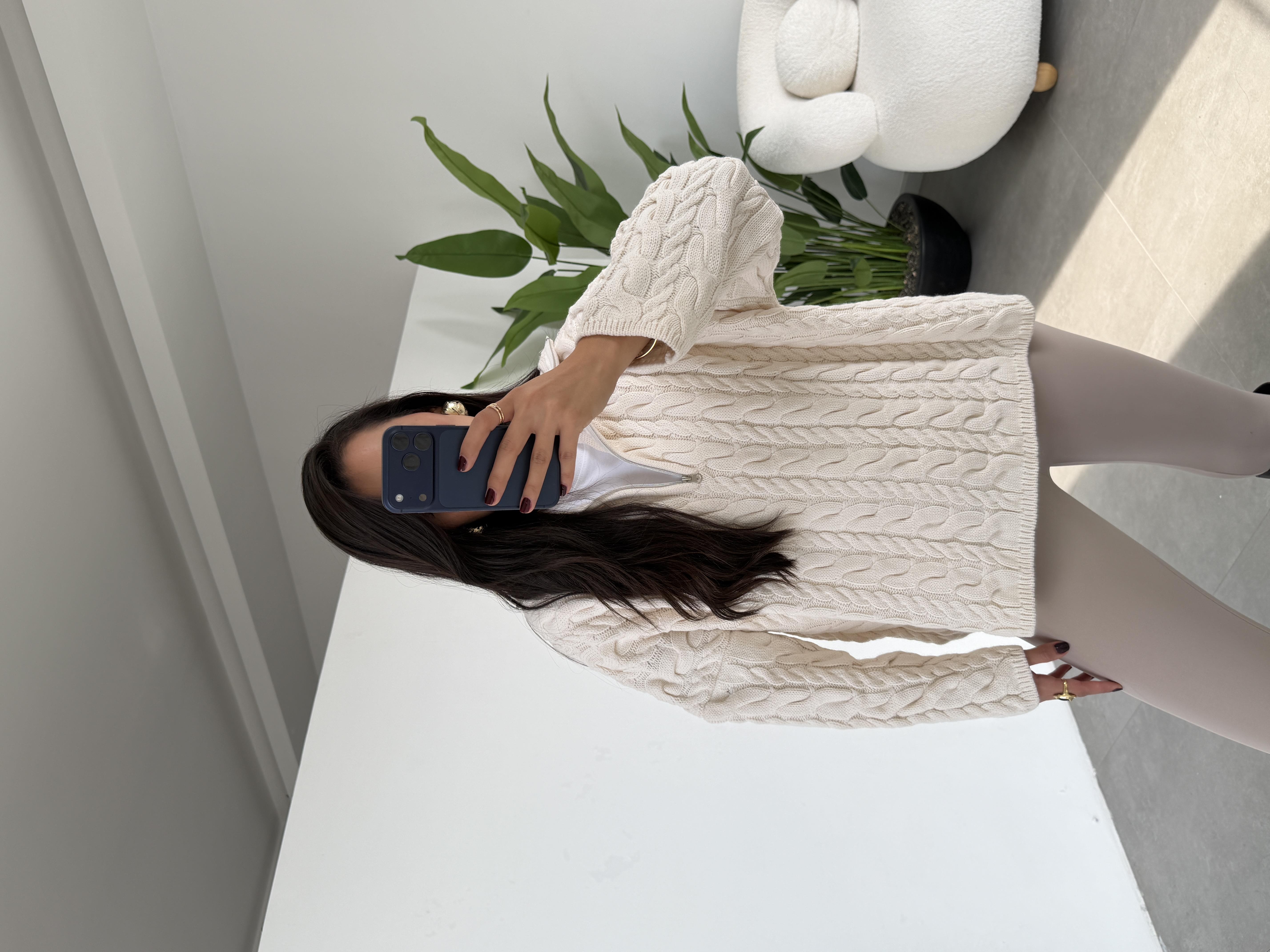 Ekru Saç Örgülü Fermuarlı Kazak