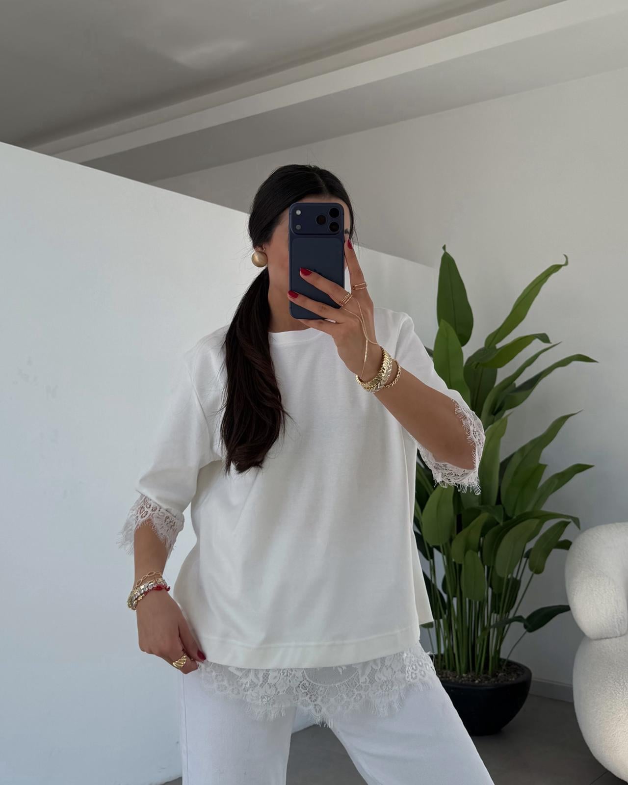 Ekru Sırt Dantelli T-Shirt