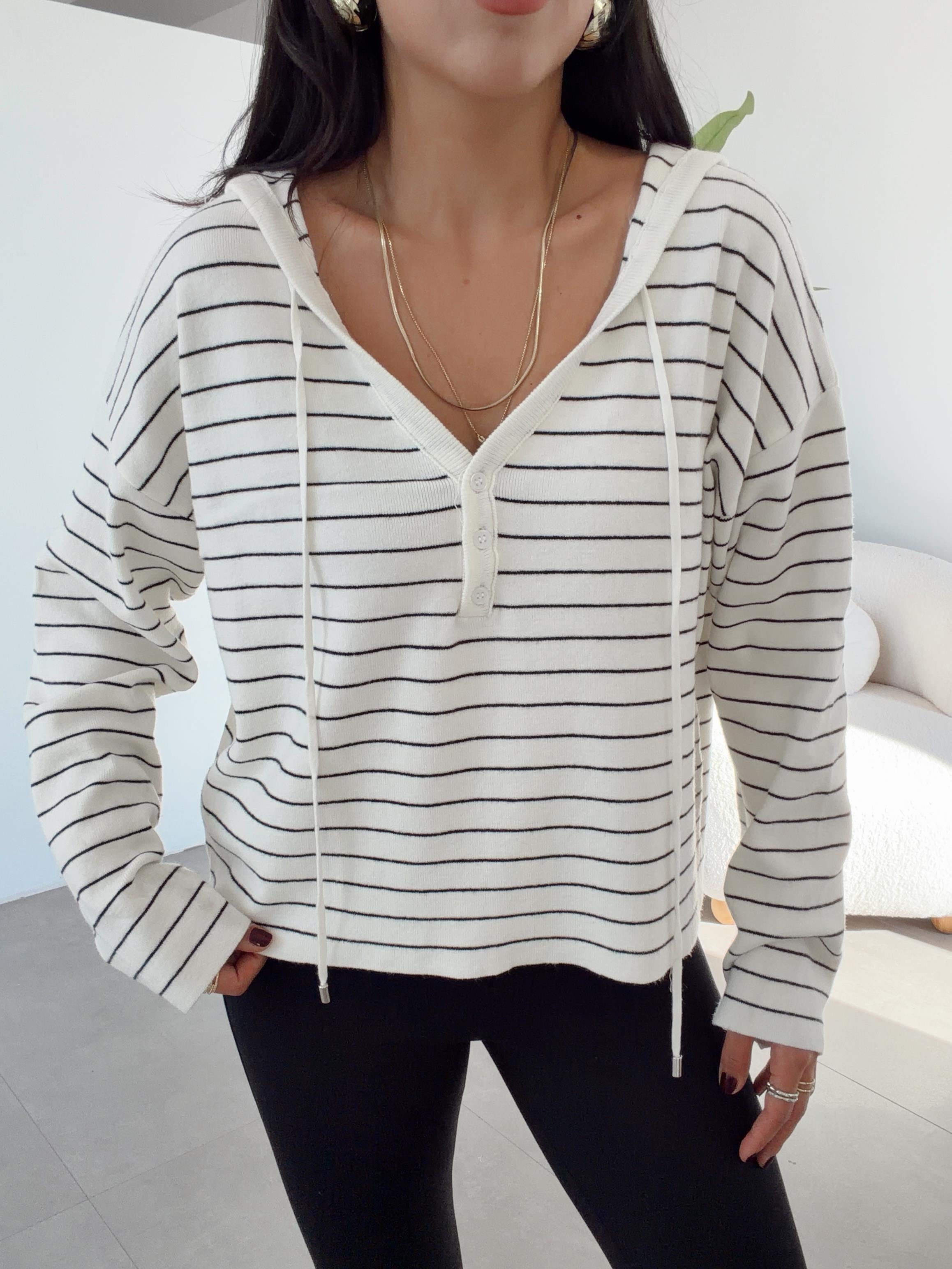 Ekru-Siyah Çizgili Kapüşonlu Triko