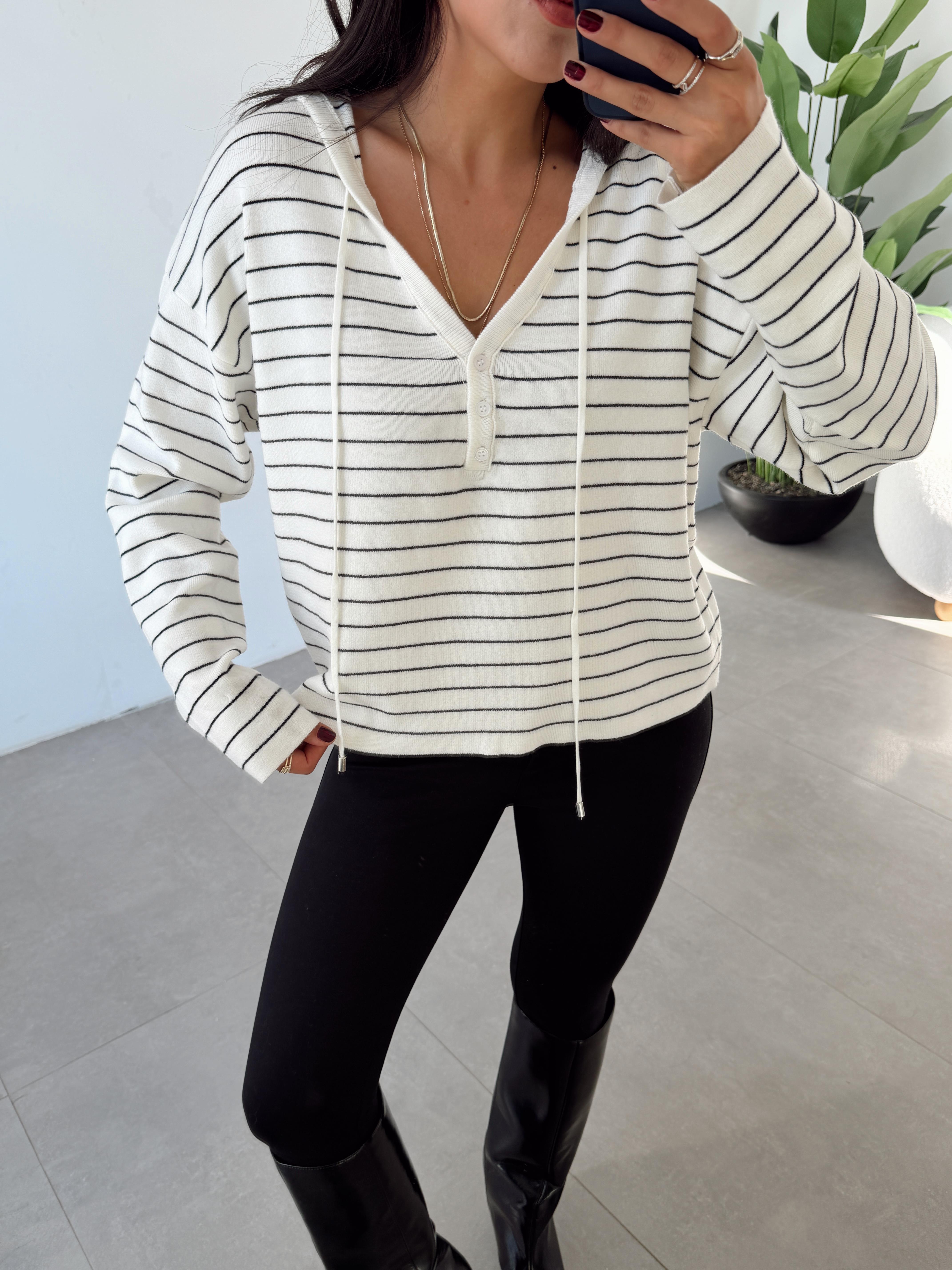 Ekru-Siyah Çizgili Kapüşonlu Triko