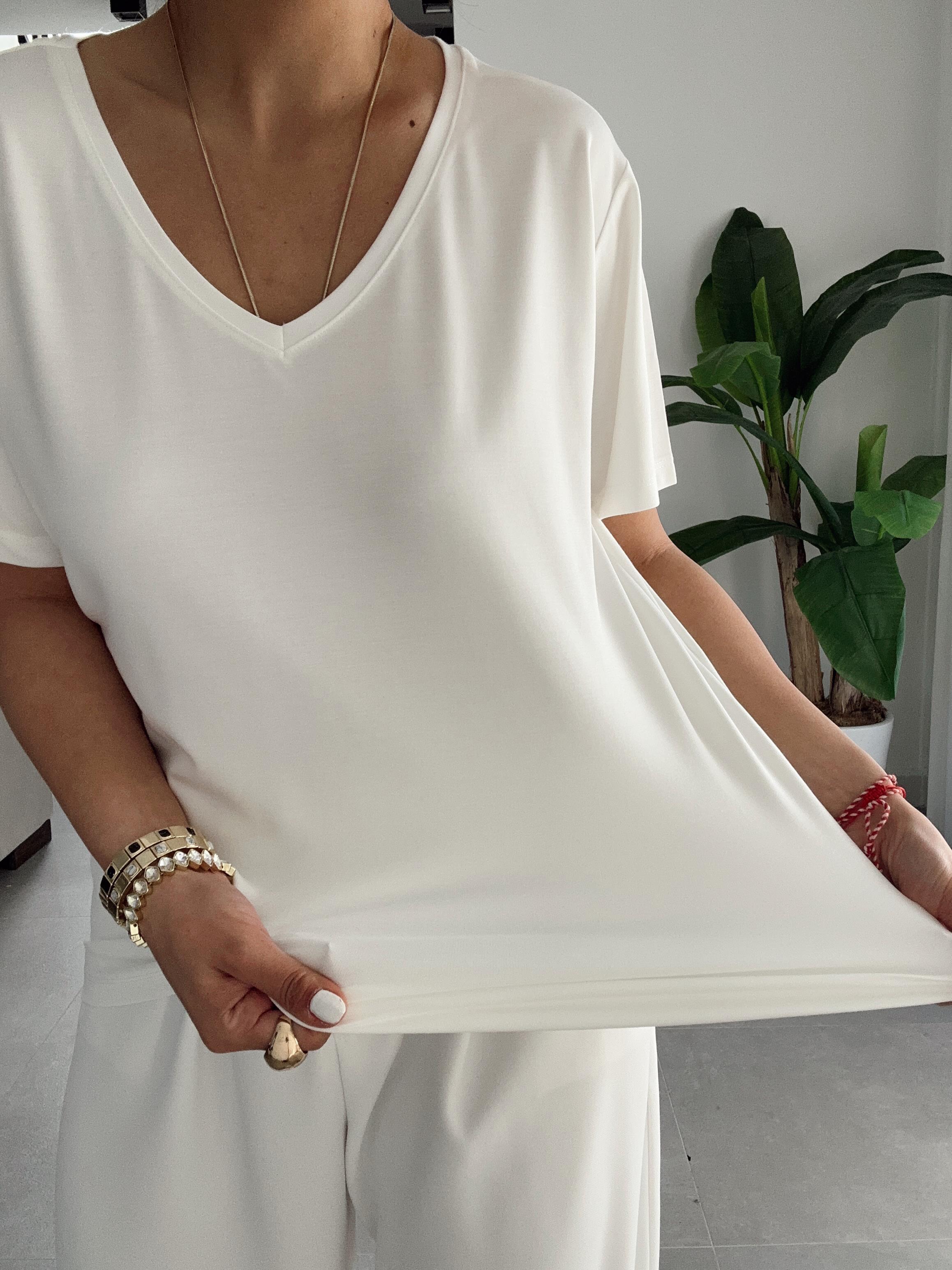 Ekru V Yaka Modal Tişört