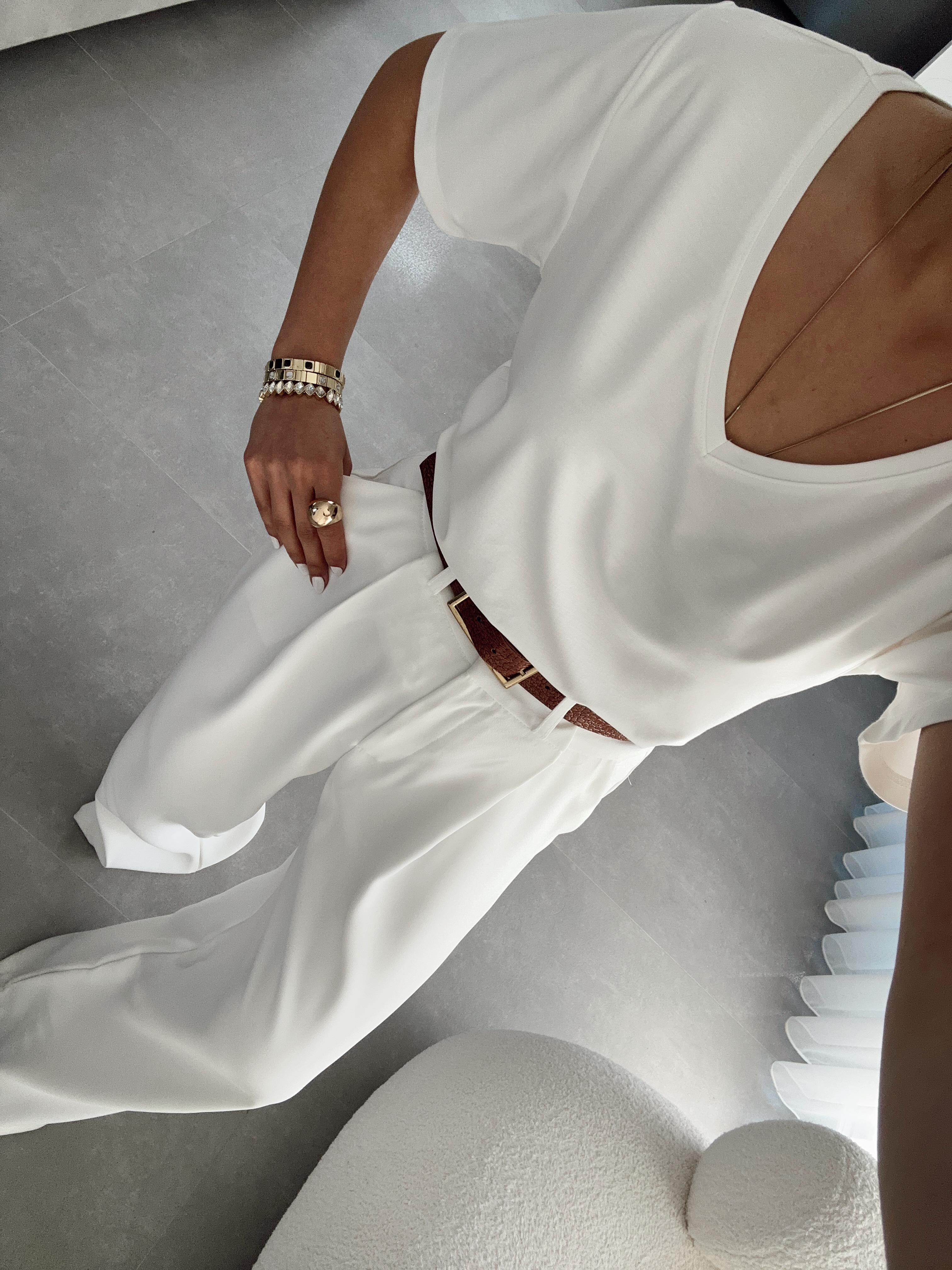 Ekru V Yaka Modal Tişört