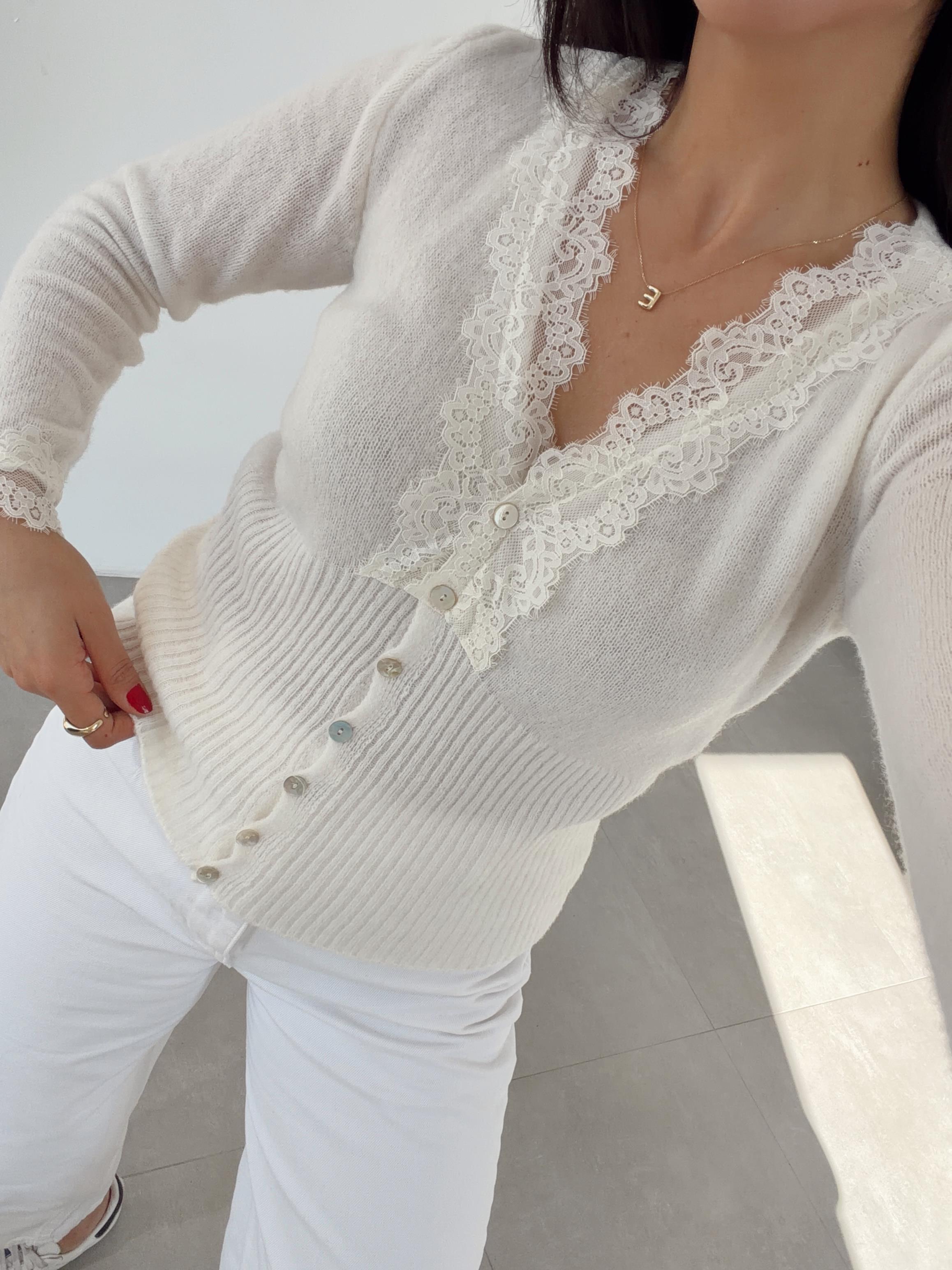 Ekru Yakası Ve Kolu Dantelli Hırka