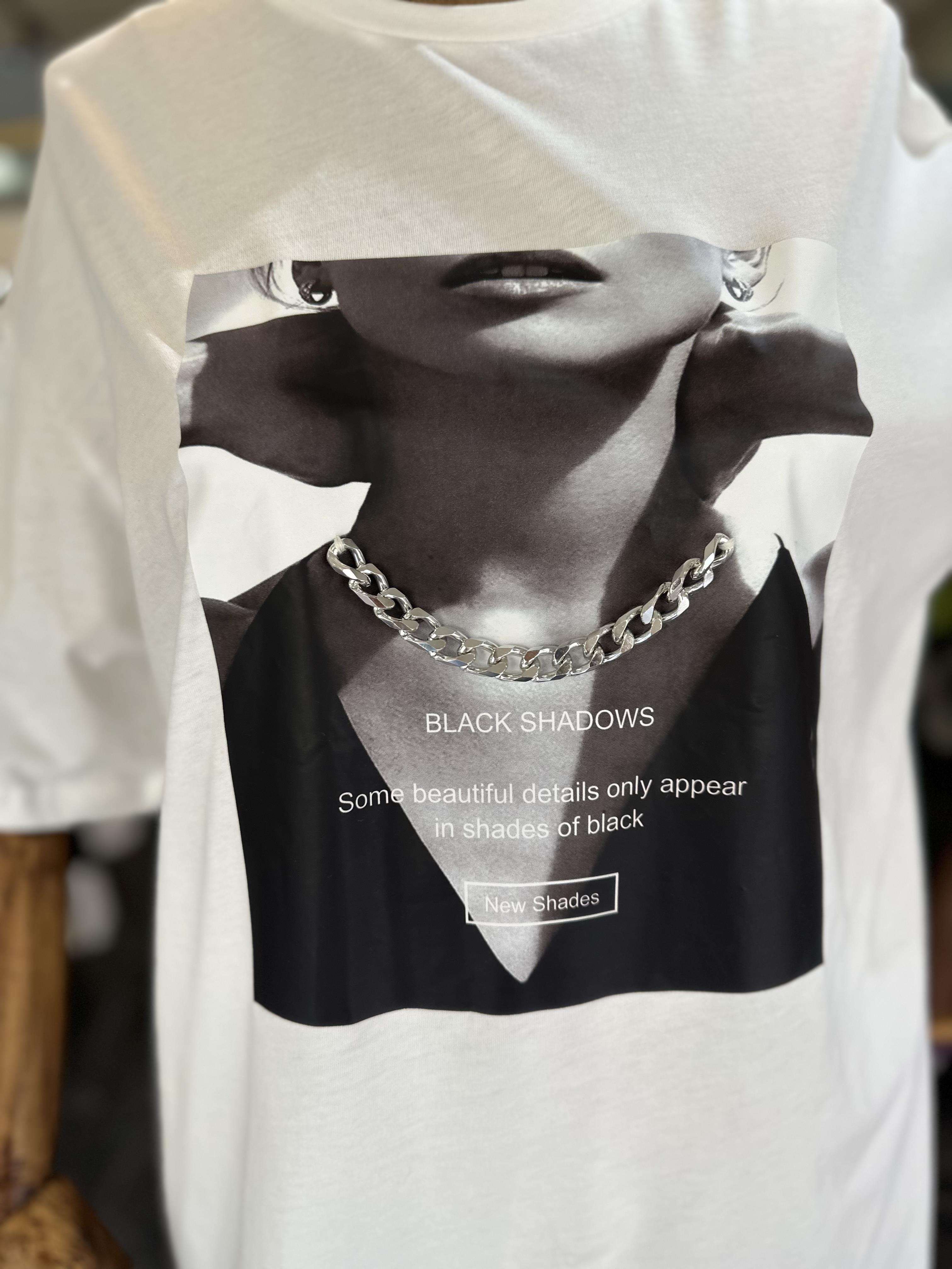 Ekru Zincir Detaylı Tişört