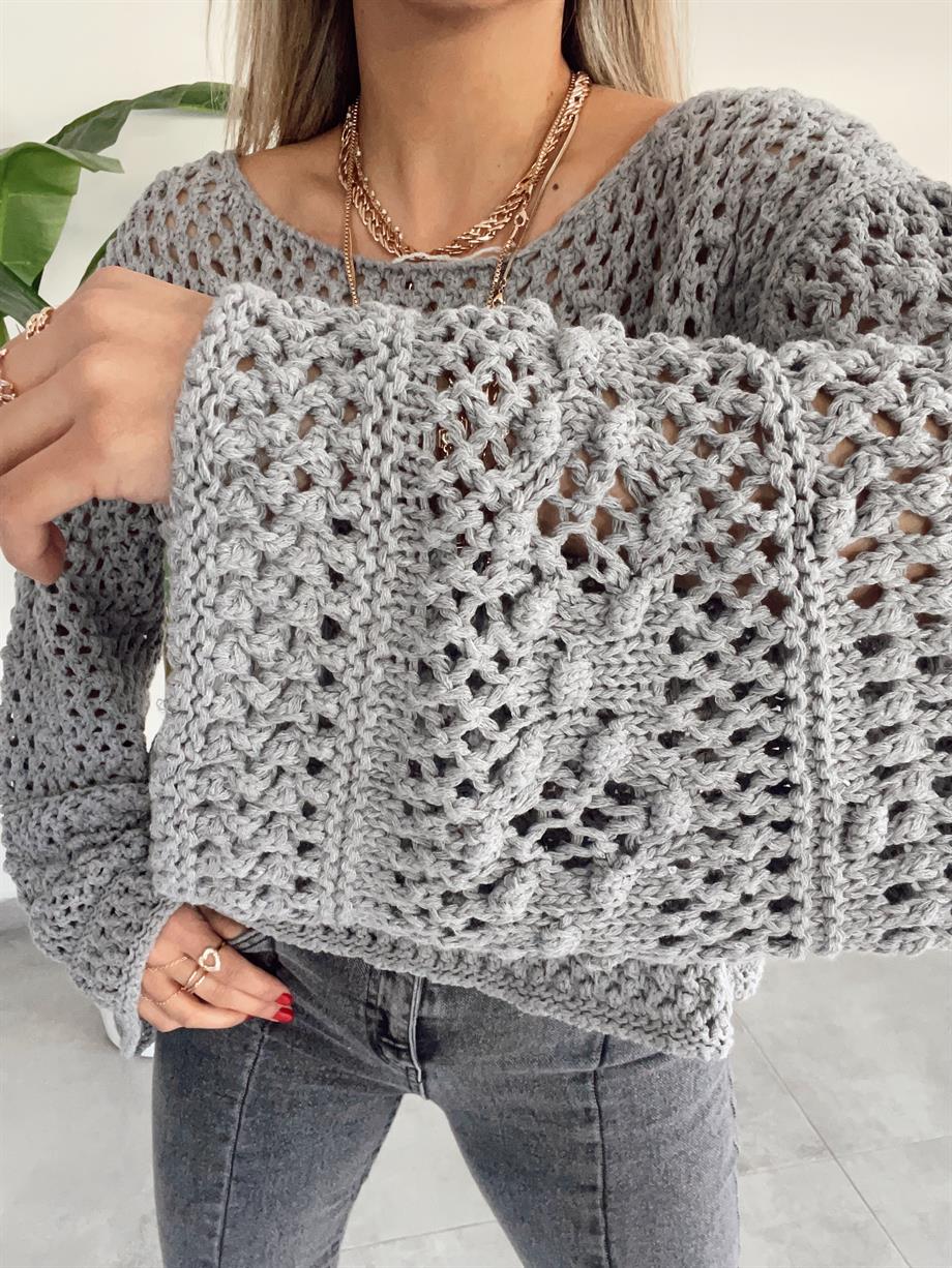 Gri Ajurlu Ponponlu Triko Kazak