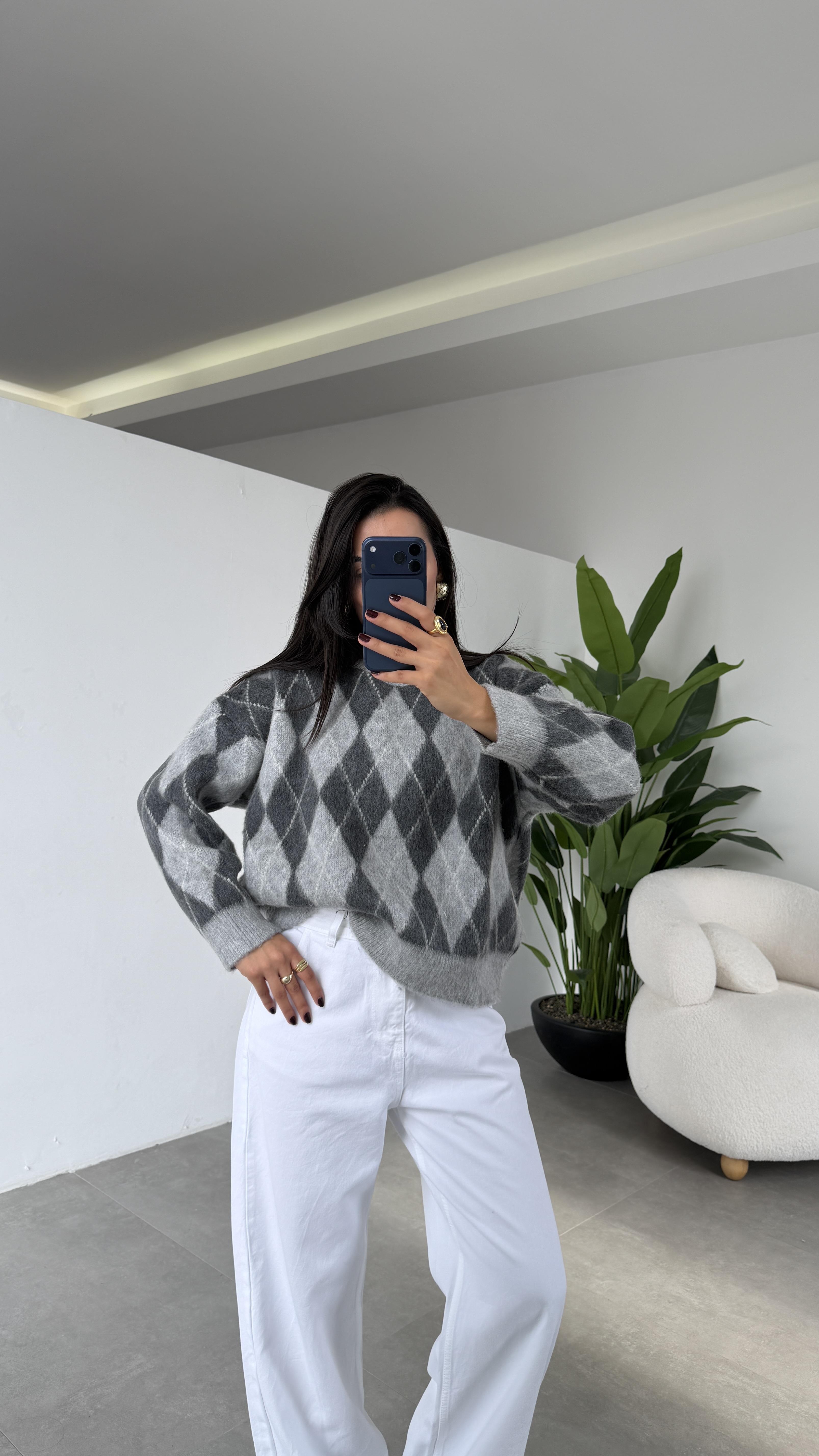 Gri-Antrasit  Baklava Desen Kazak