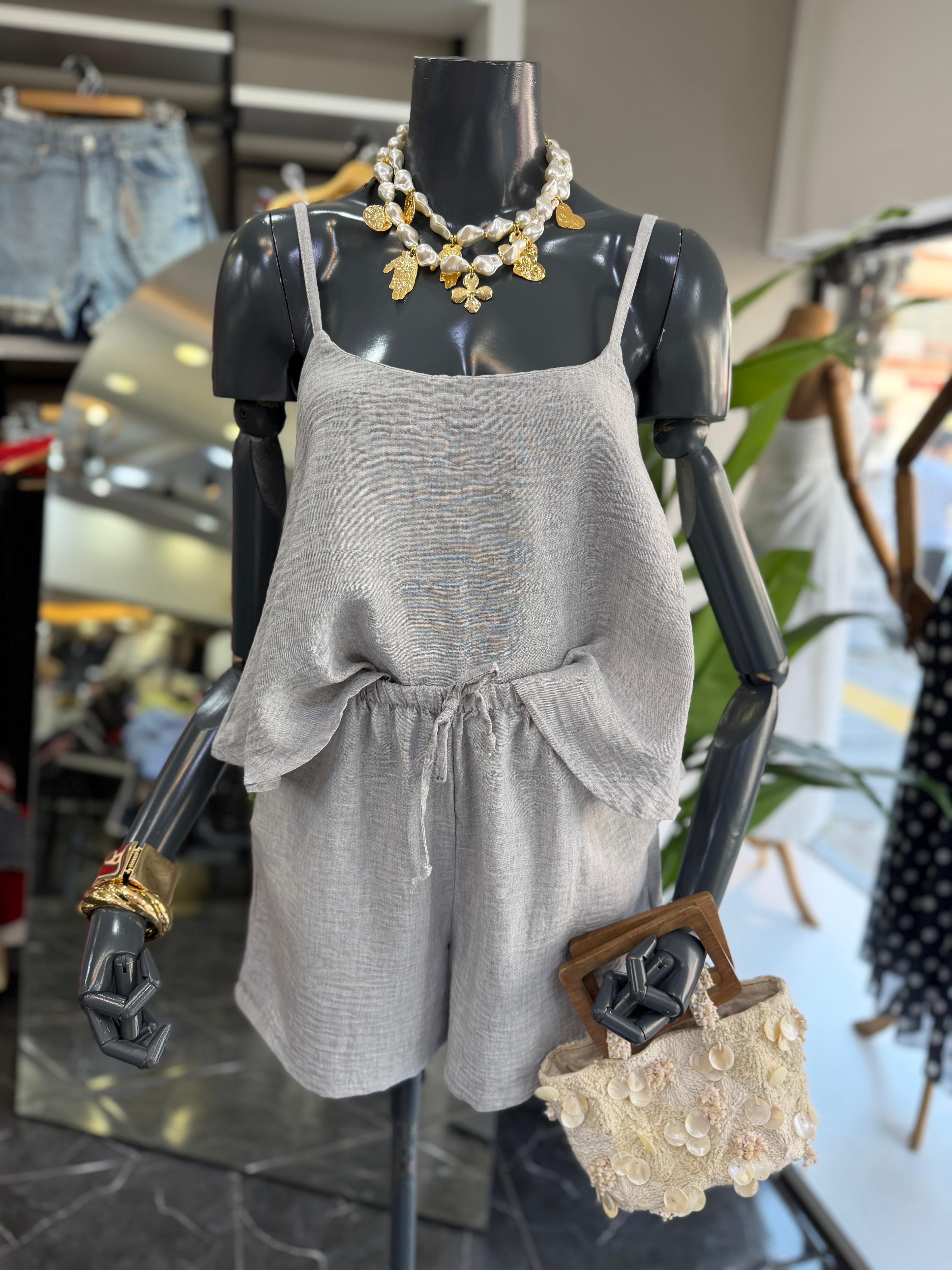 Levure Gri Askılı Crop Bluz