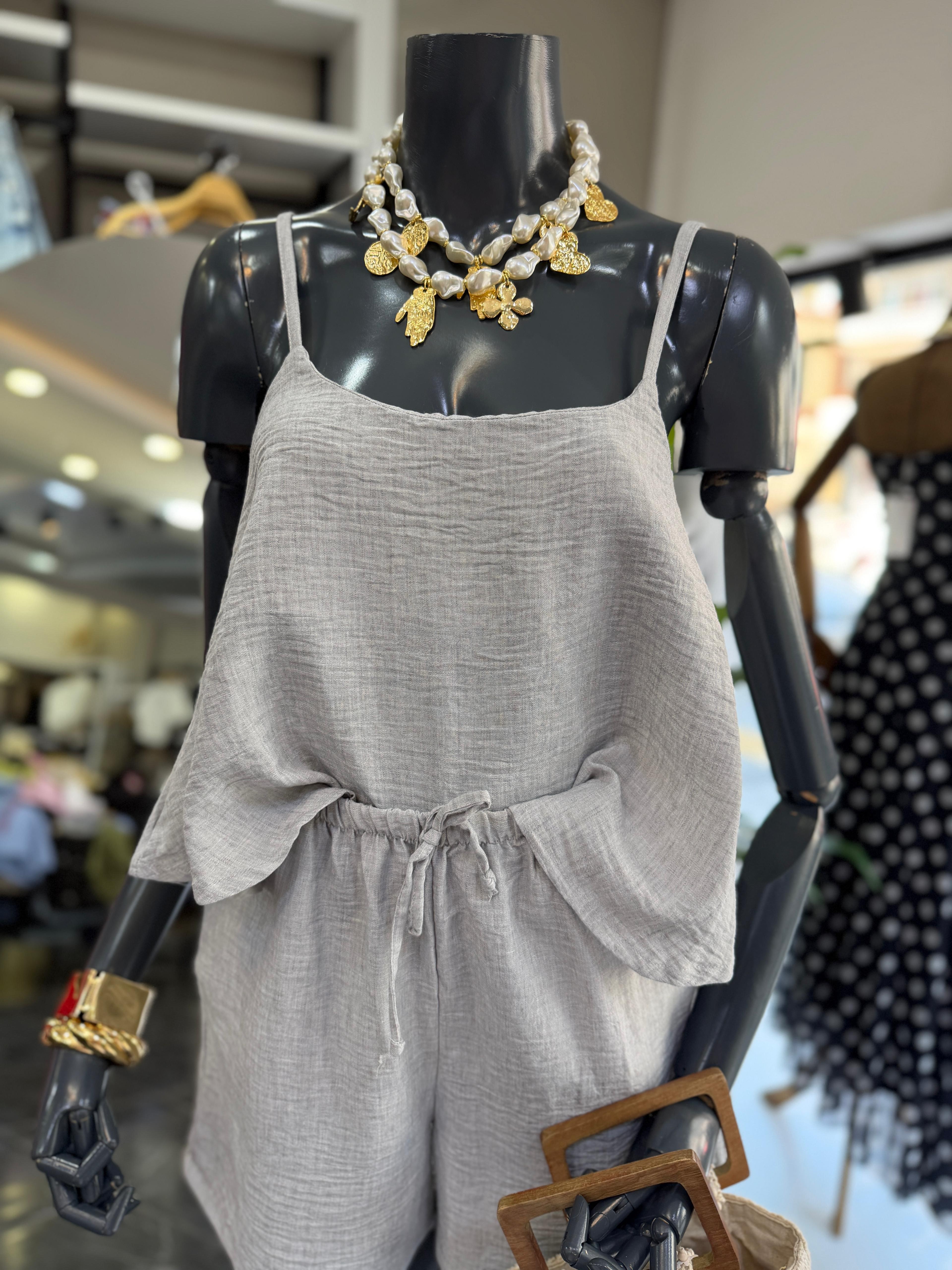 Levure Gri Askılı Crop Bluz