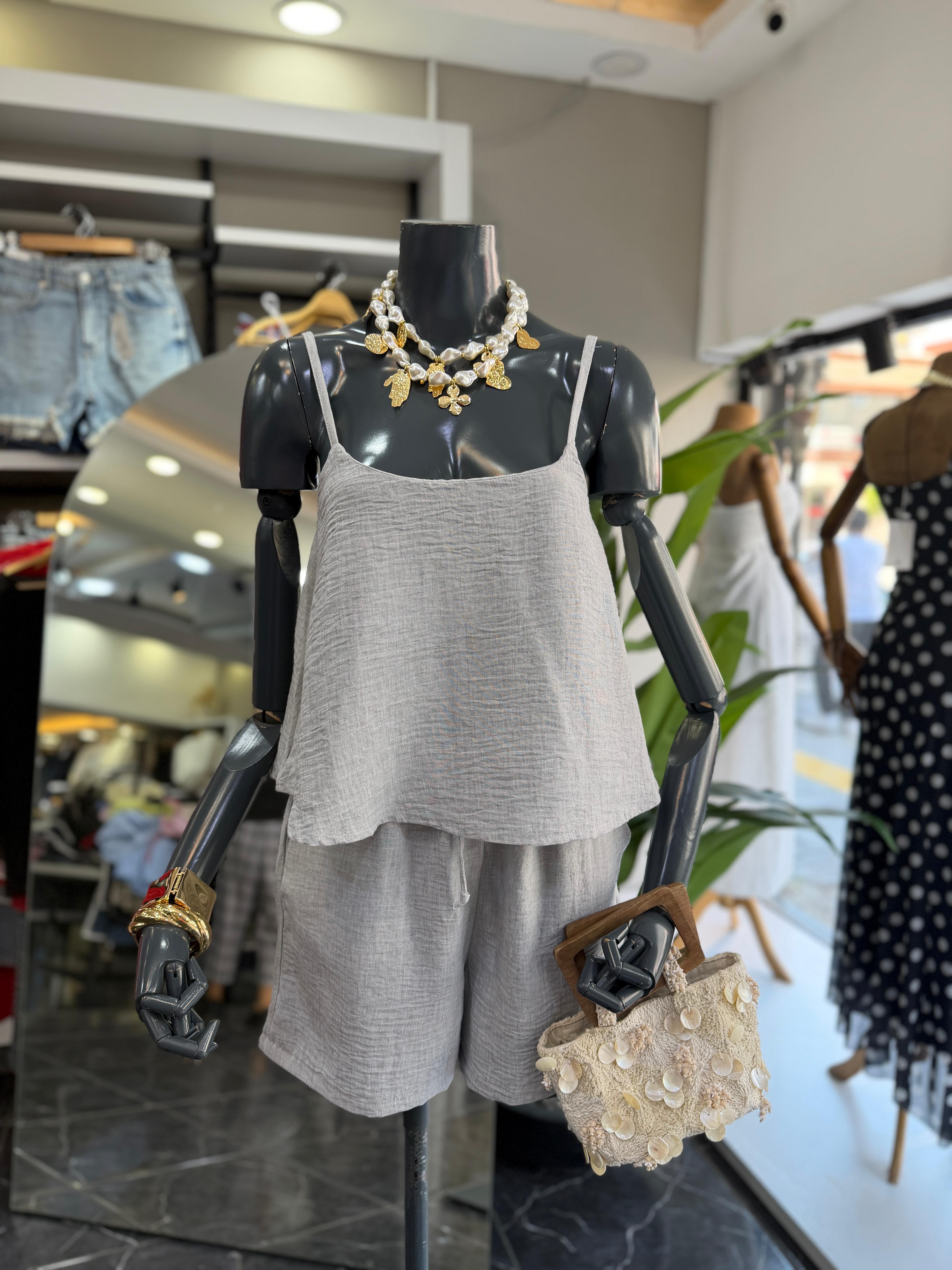 Levure Gri Askılı Crop Bluz