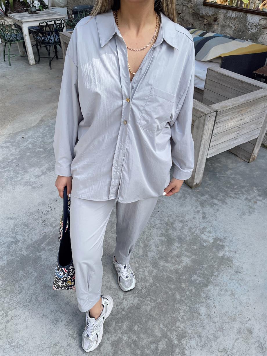 Gri Gold Düğmeli Oversize Gömlek