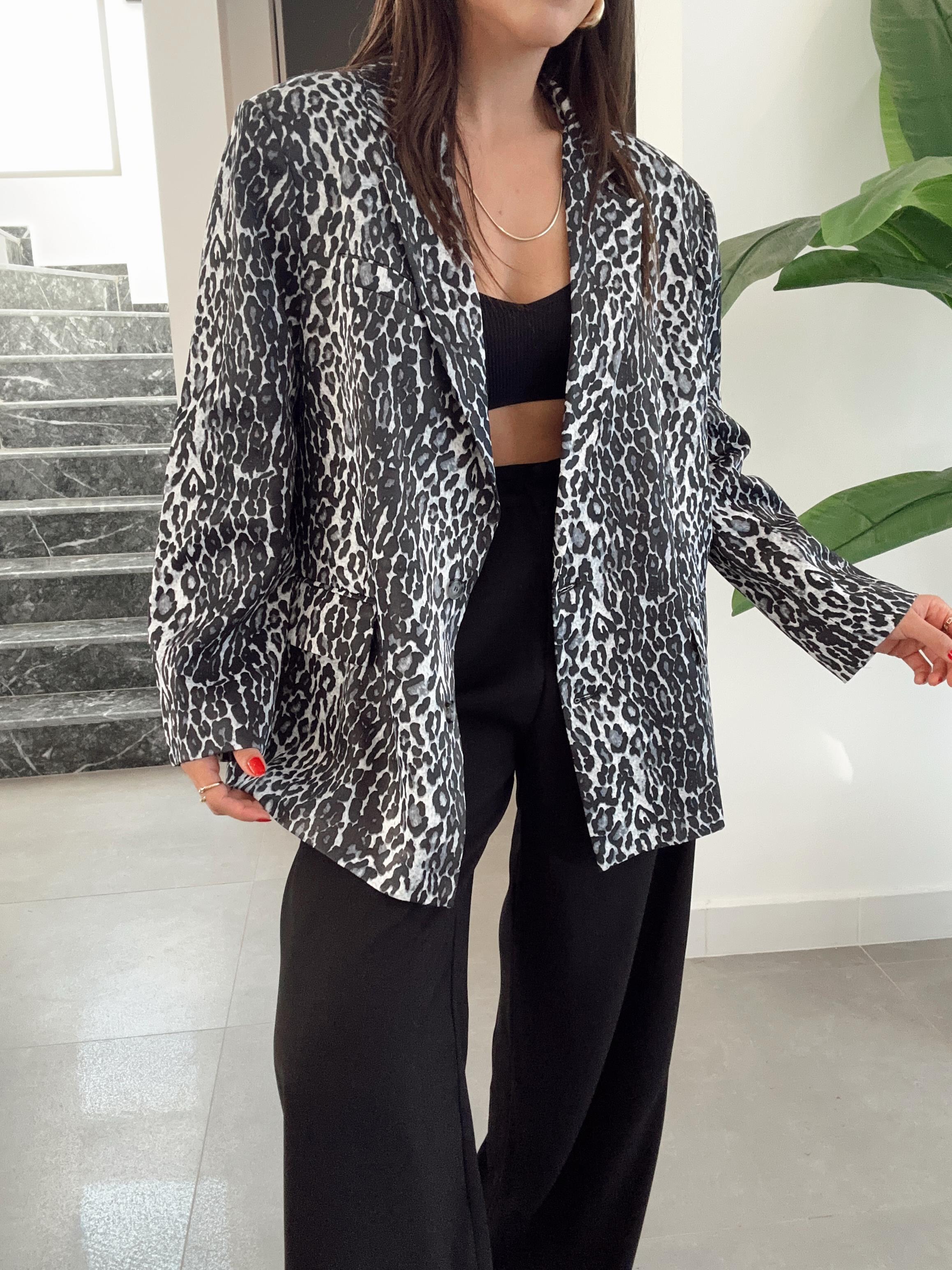 Gri Leopar Desenli Saten Blazer