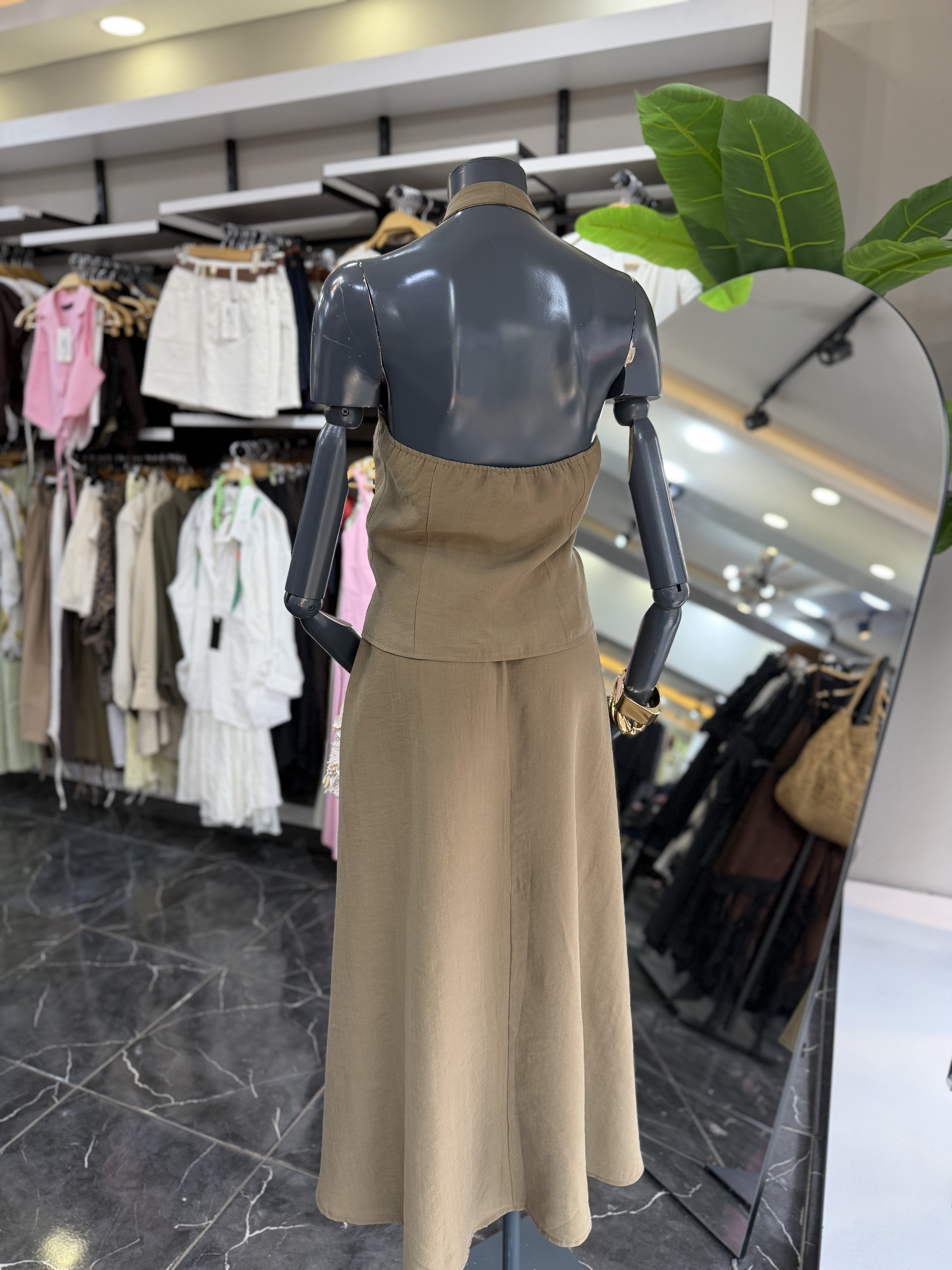 Haki Halter Yaka Taş Detaylı Bluz Etek Takım