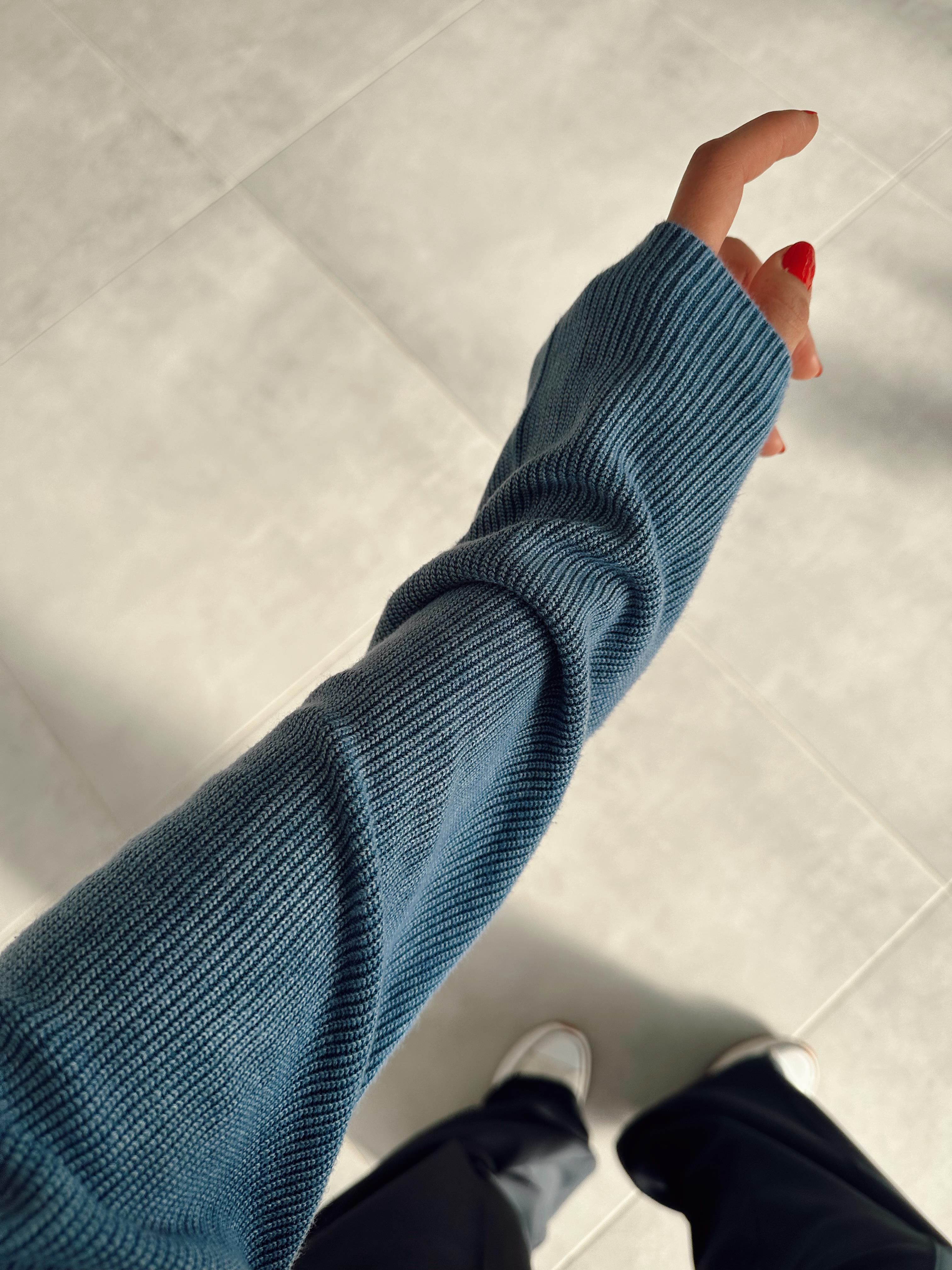 İndigo Soluk Efektli Triko Kazak