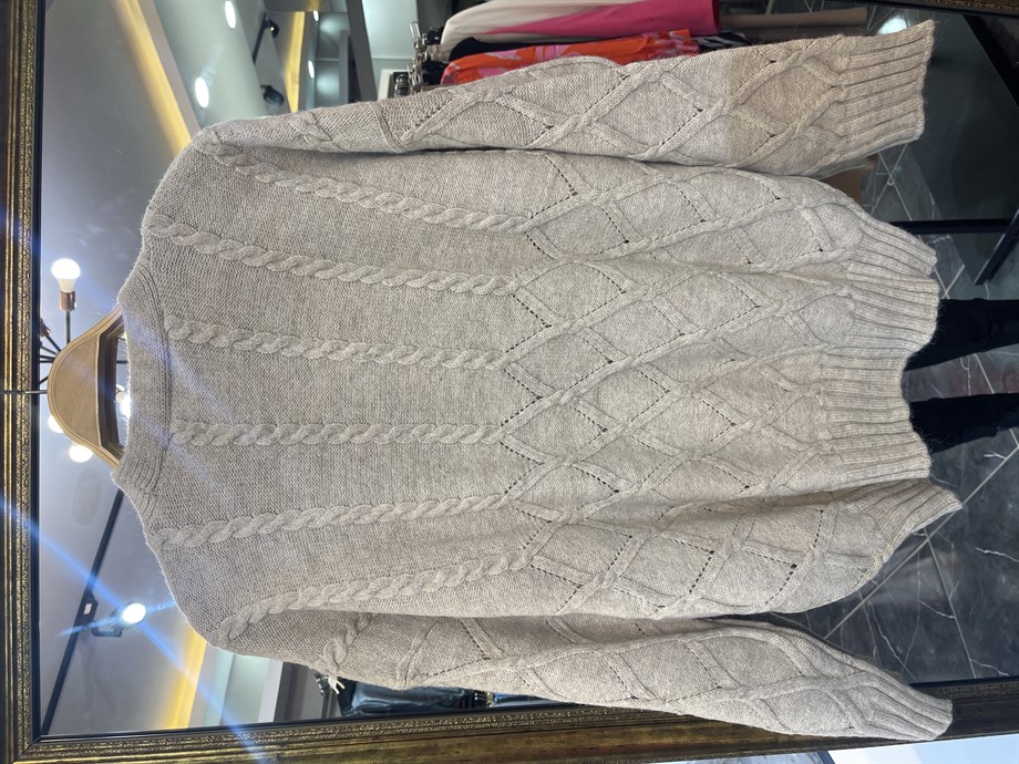 Kabartma Örgü Desenli Bej Triko Hırka