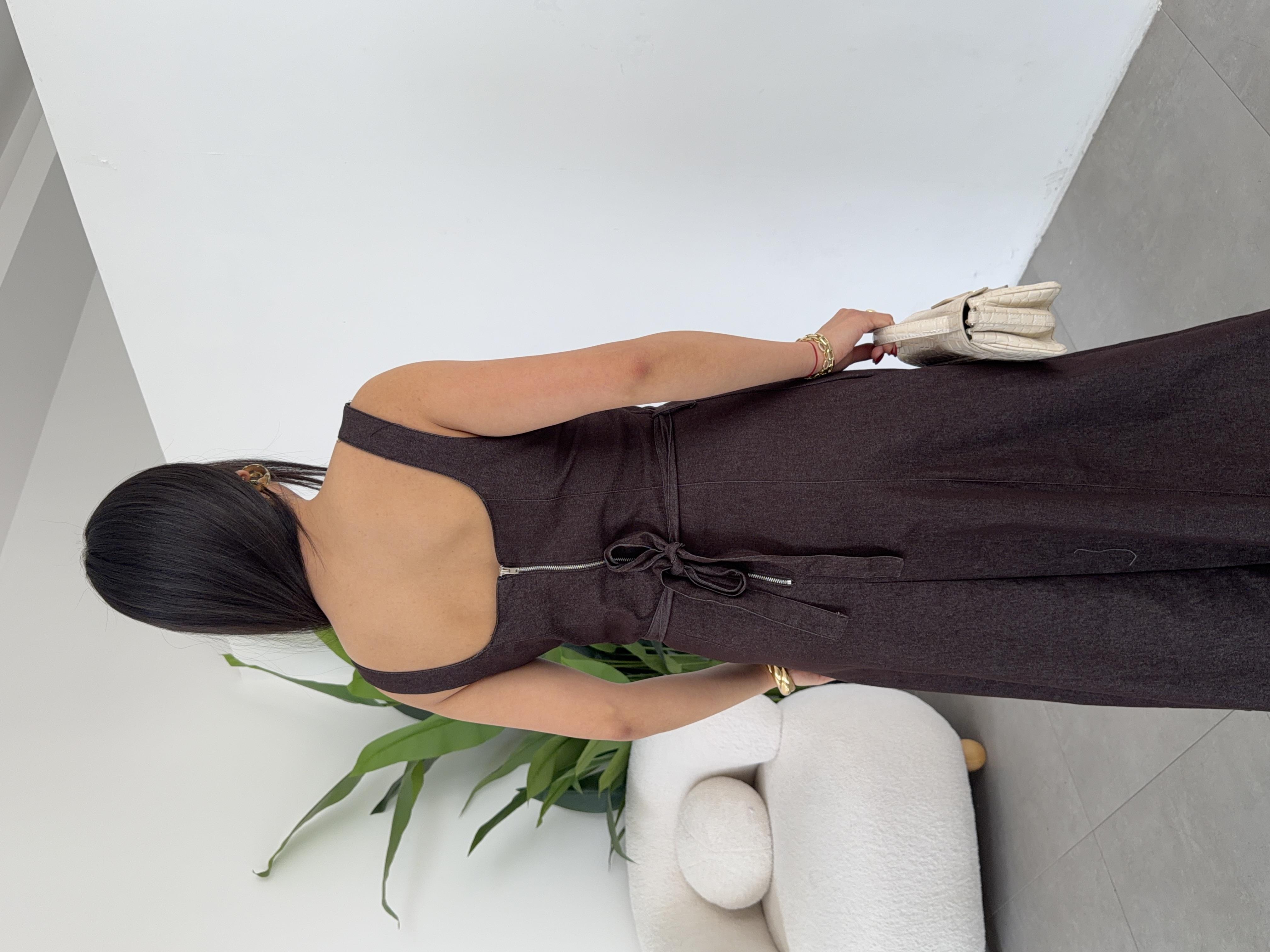 Kahve Çapraz Kuşak Detaylı Midi Boy Askılı Elbise