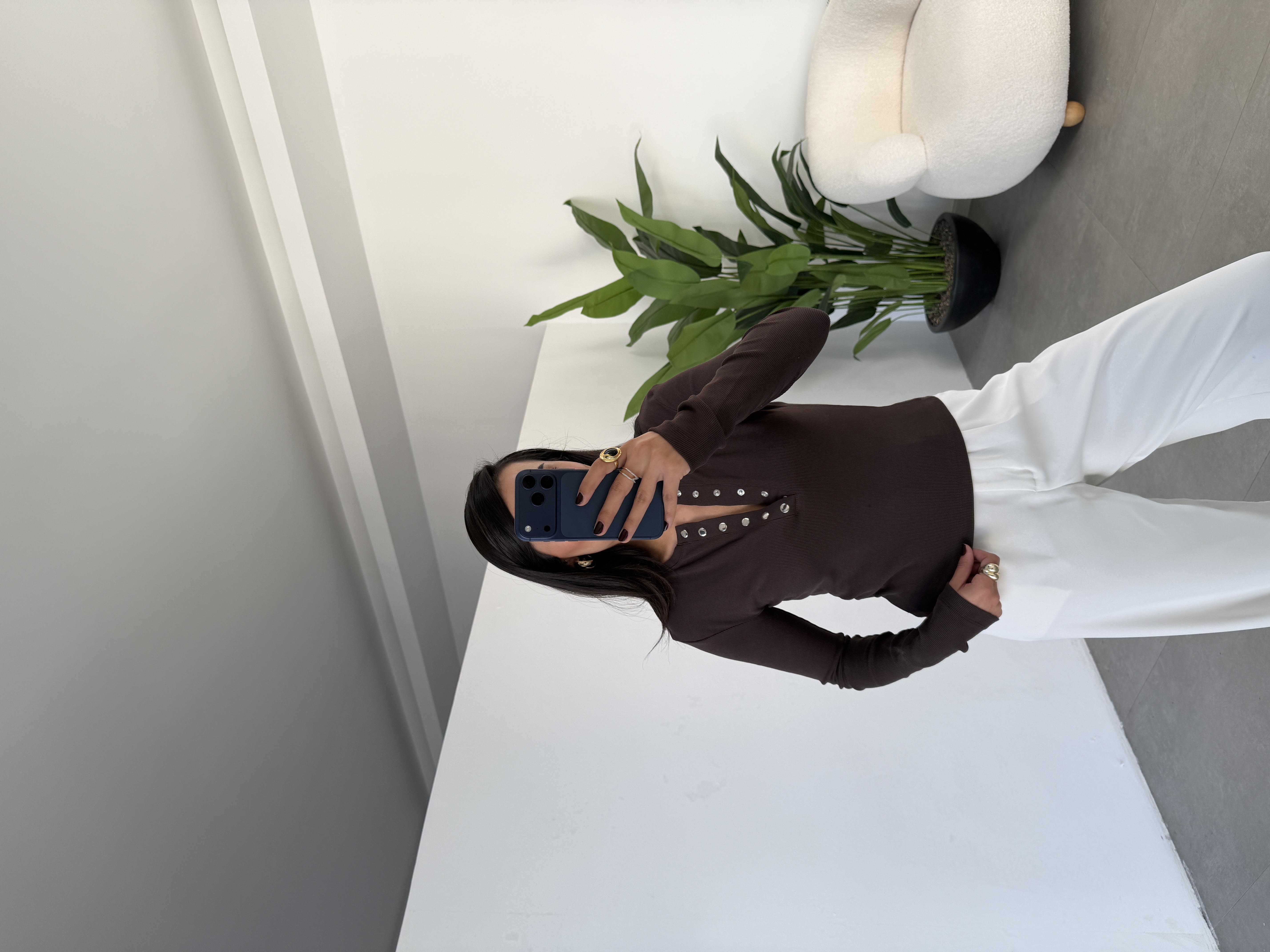 Kahve Çıtçıt Detay Bluz