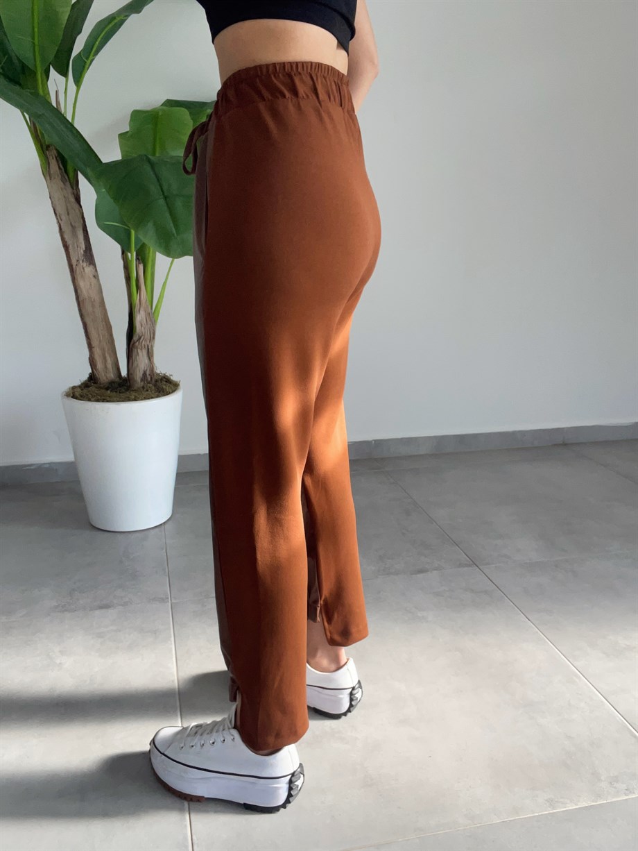 Kahve Deri Detaylı Pantolon