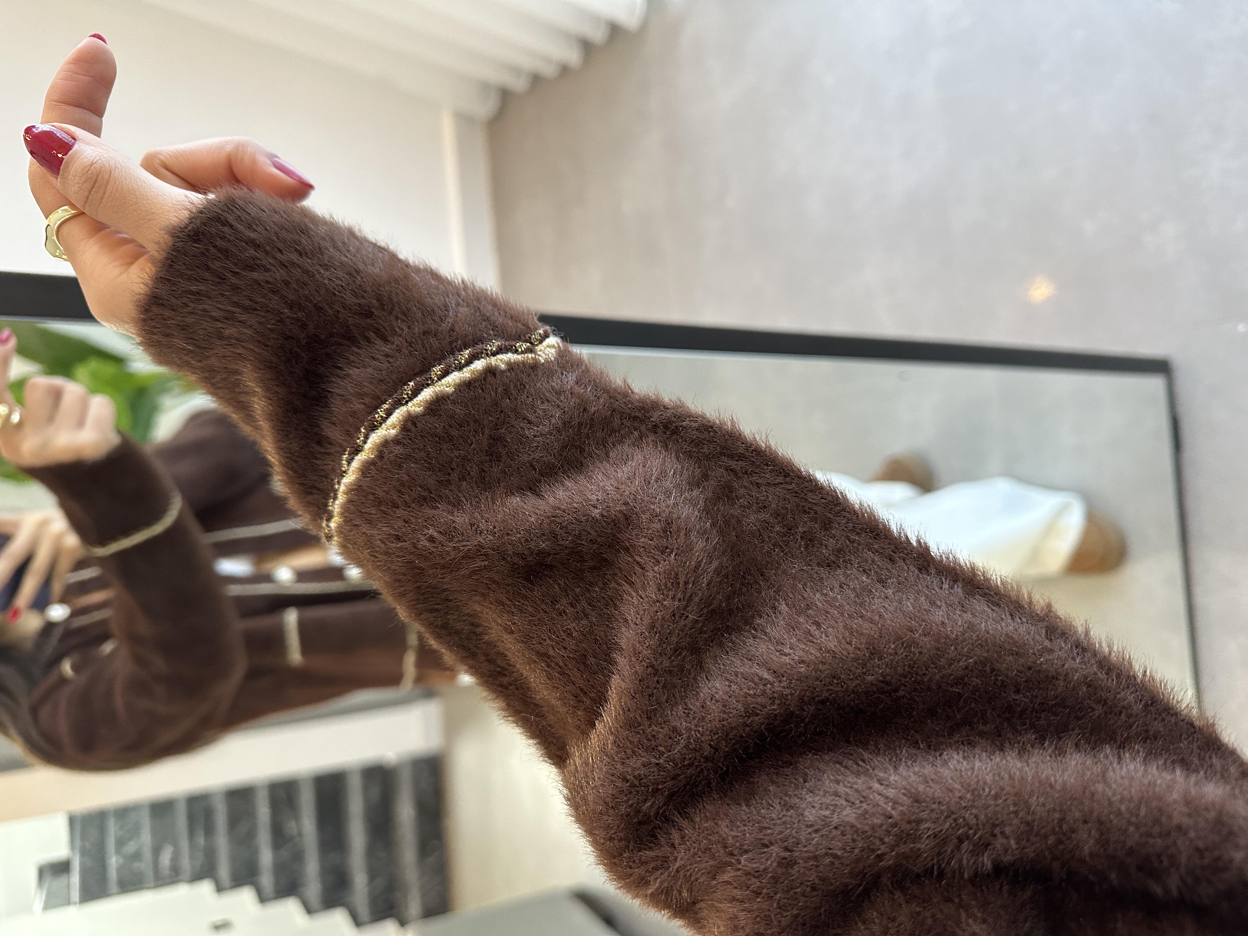 Kahve İnci Düğmeli Gold Biyeli Hırka