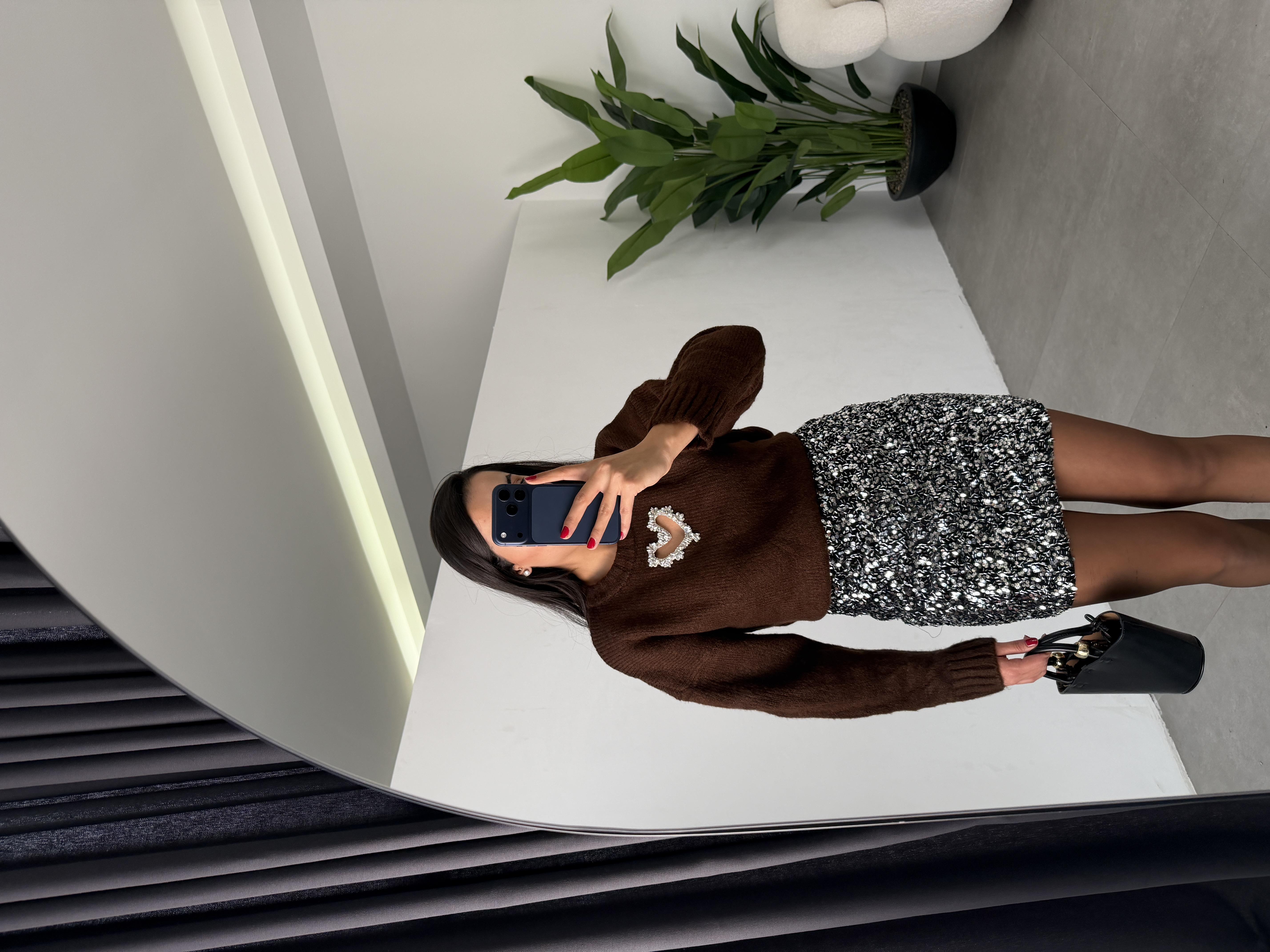 Kahve Kalp Detaylı Triko Kazak