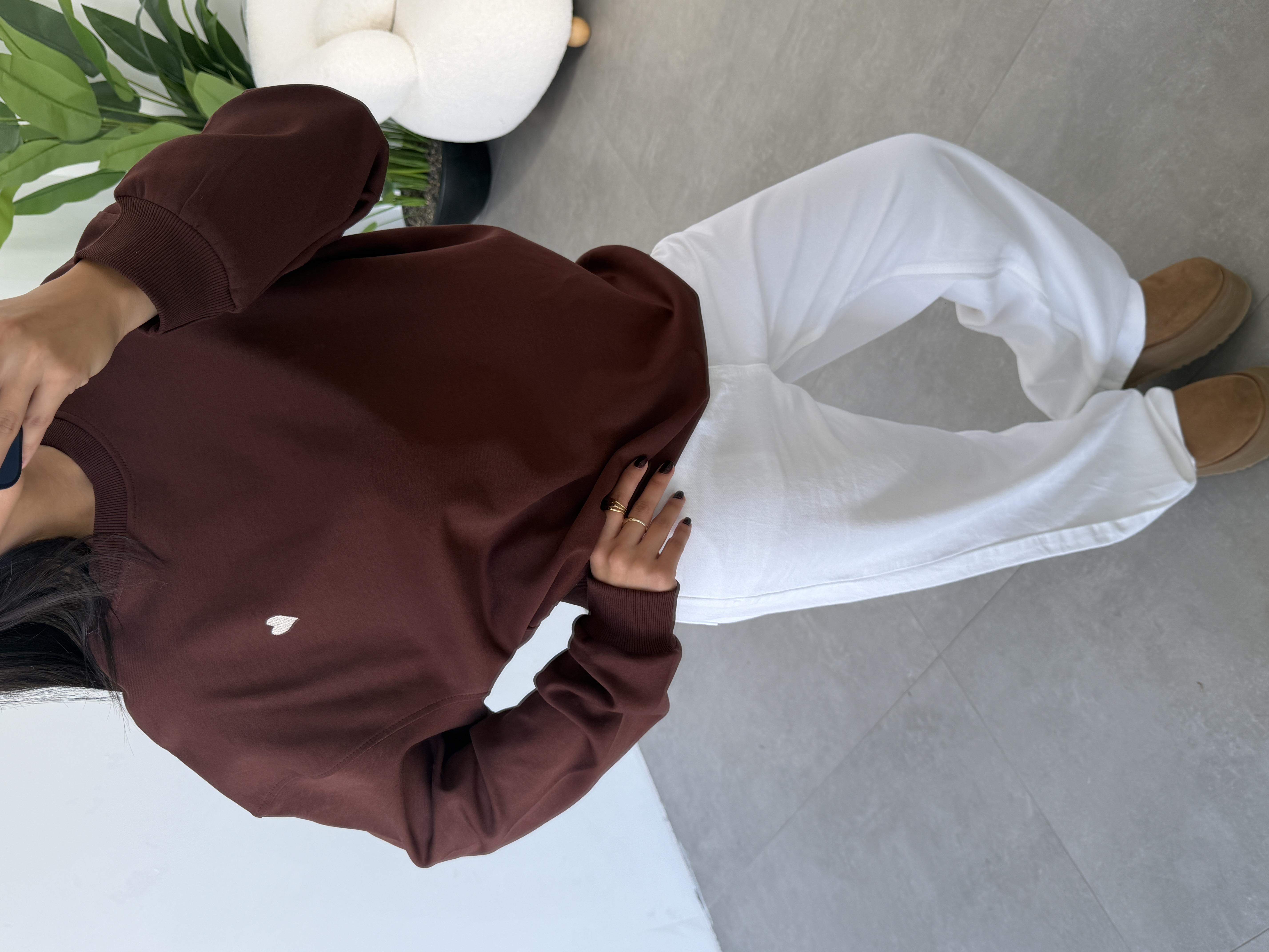 Kahve Kalp Nakışlı Sweatshirt