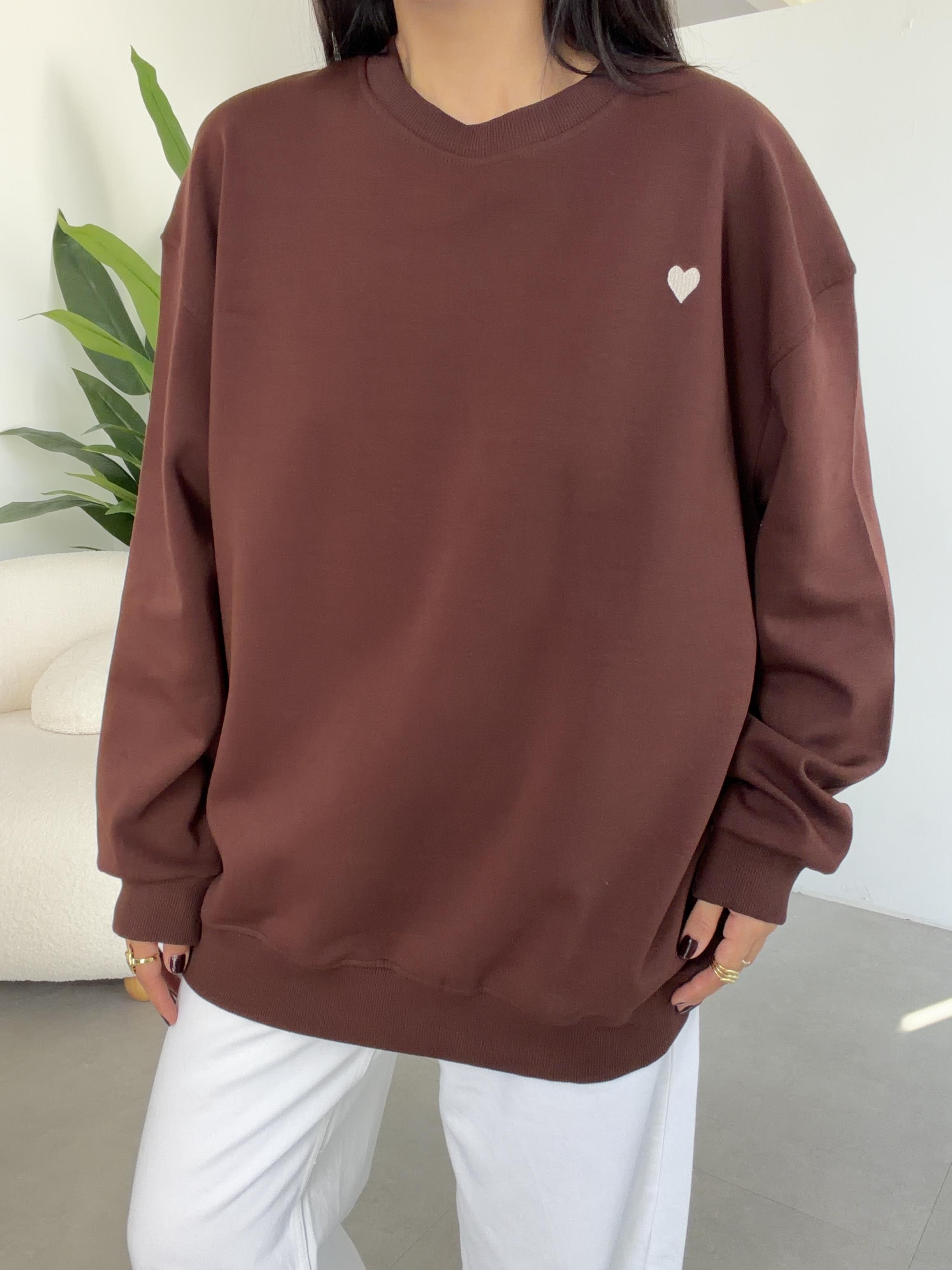 Kahve Kalp Nakışlı Sweatshirt