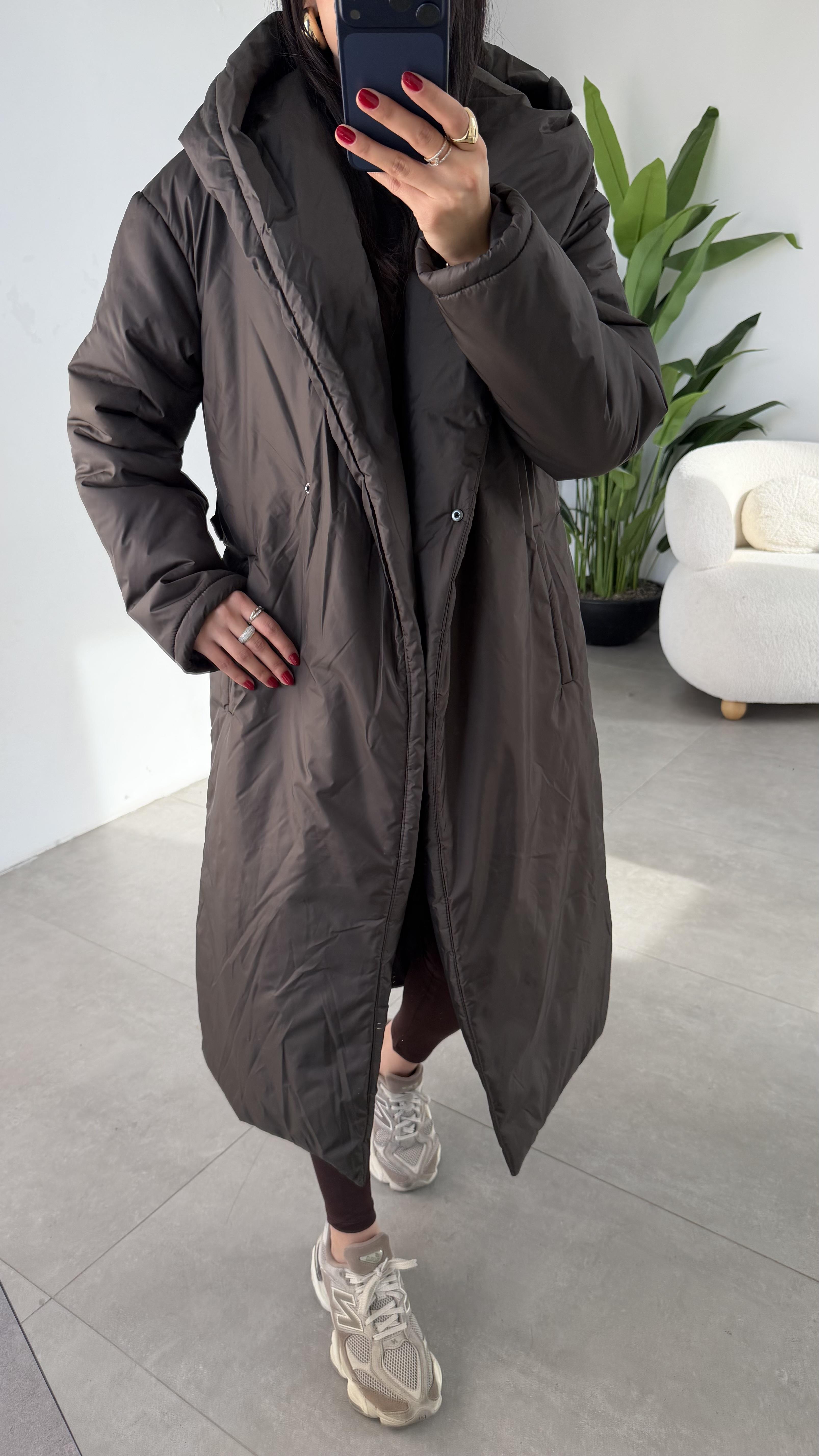 Kahve Kapüşonlu Elyaflı Uzun Mont