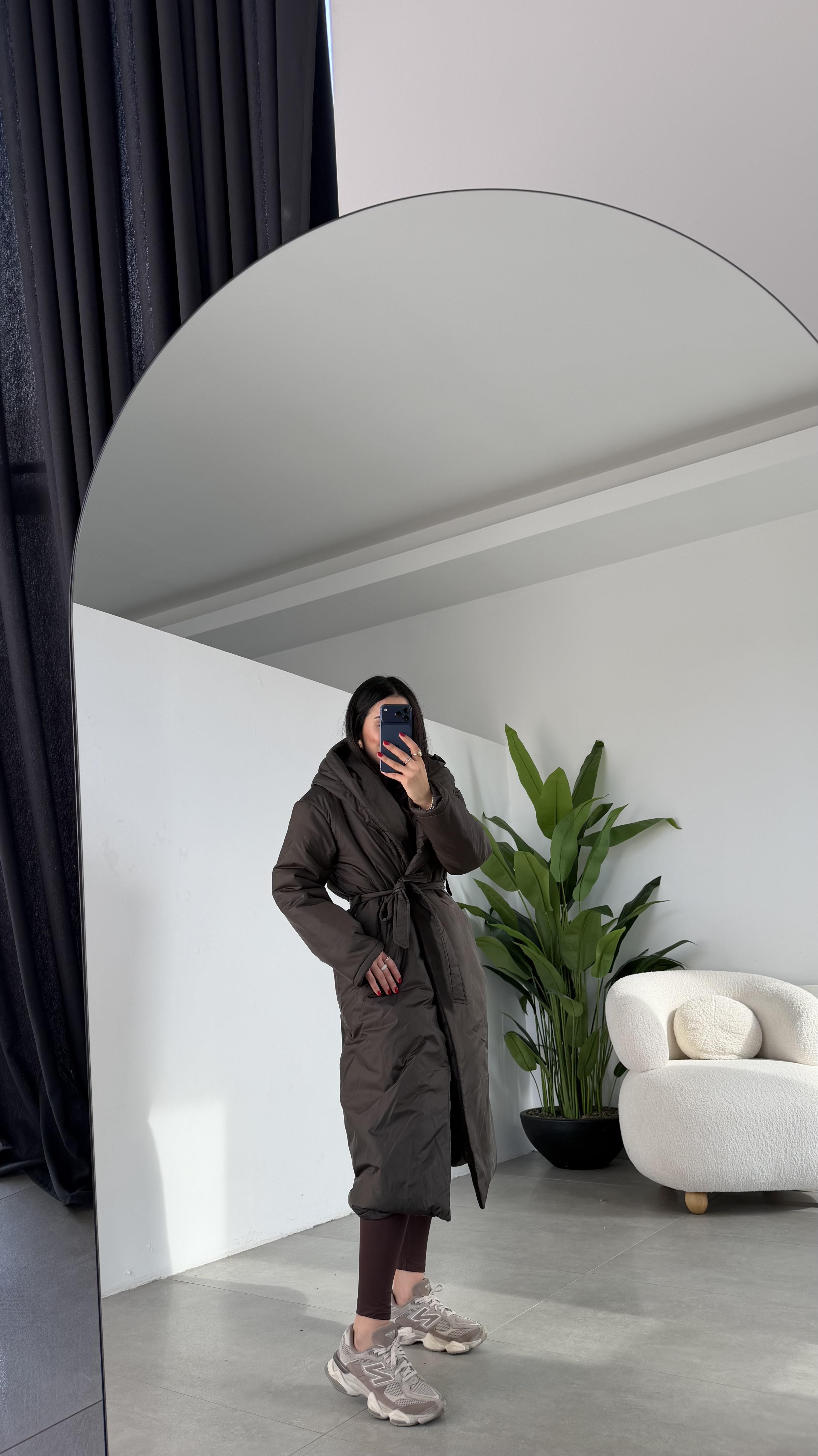 Kahve Kapüşonlu Elyaflı Uzun Mont