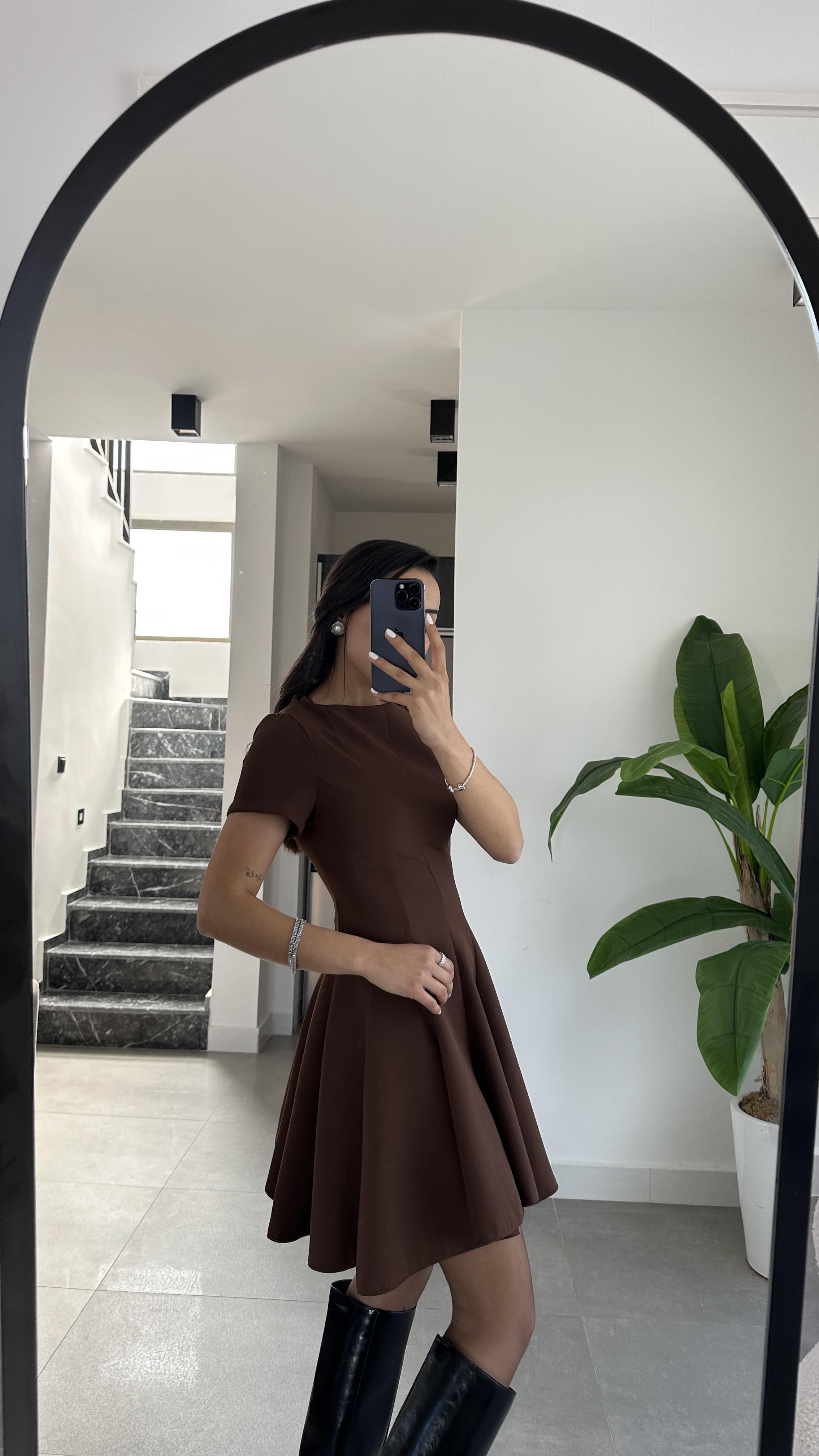 Kahve Kısa Kol Parçalı Kloş Elbise