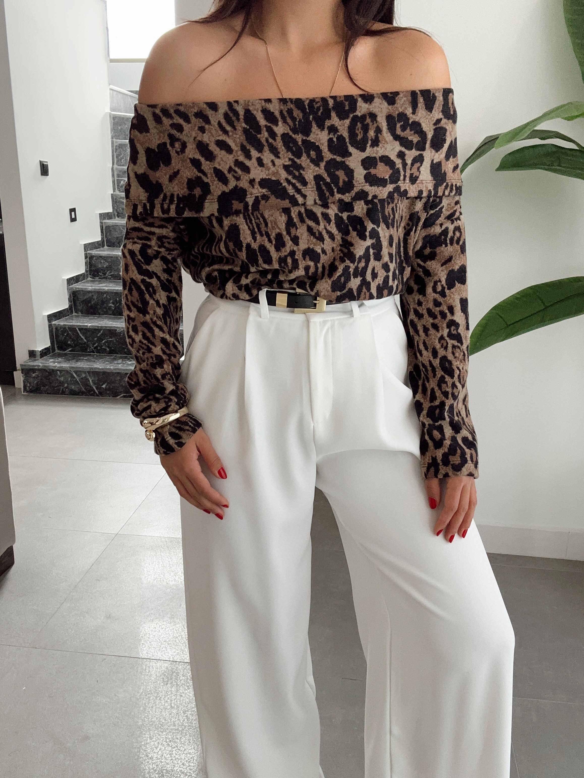 Kahve Leopar Desen Madonna Yaka Bluz