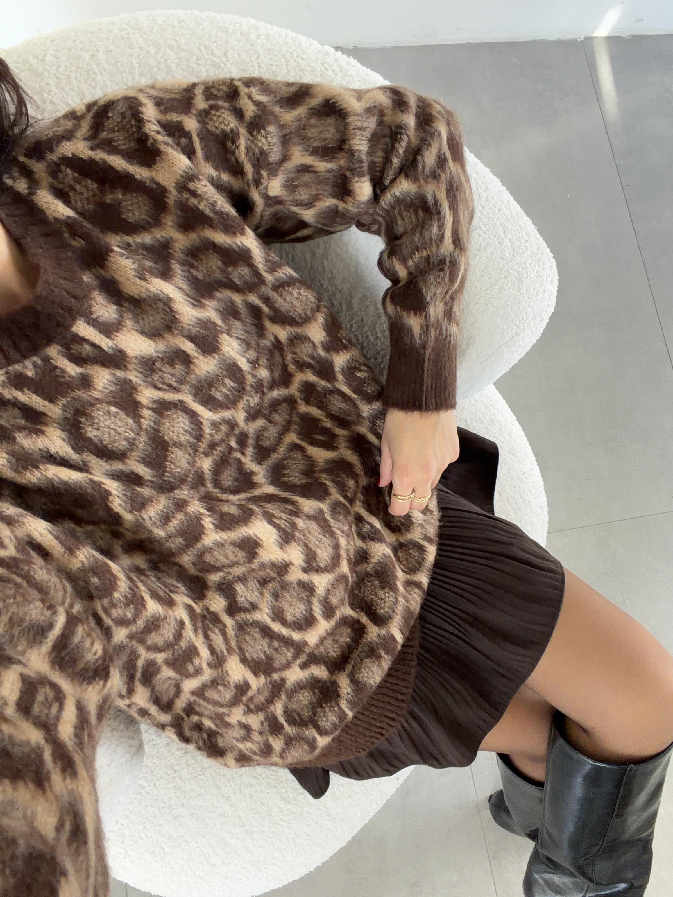 Kahve Leopar Desenli Kazak