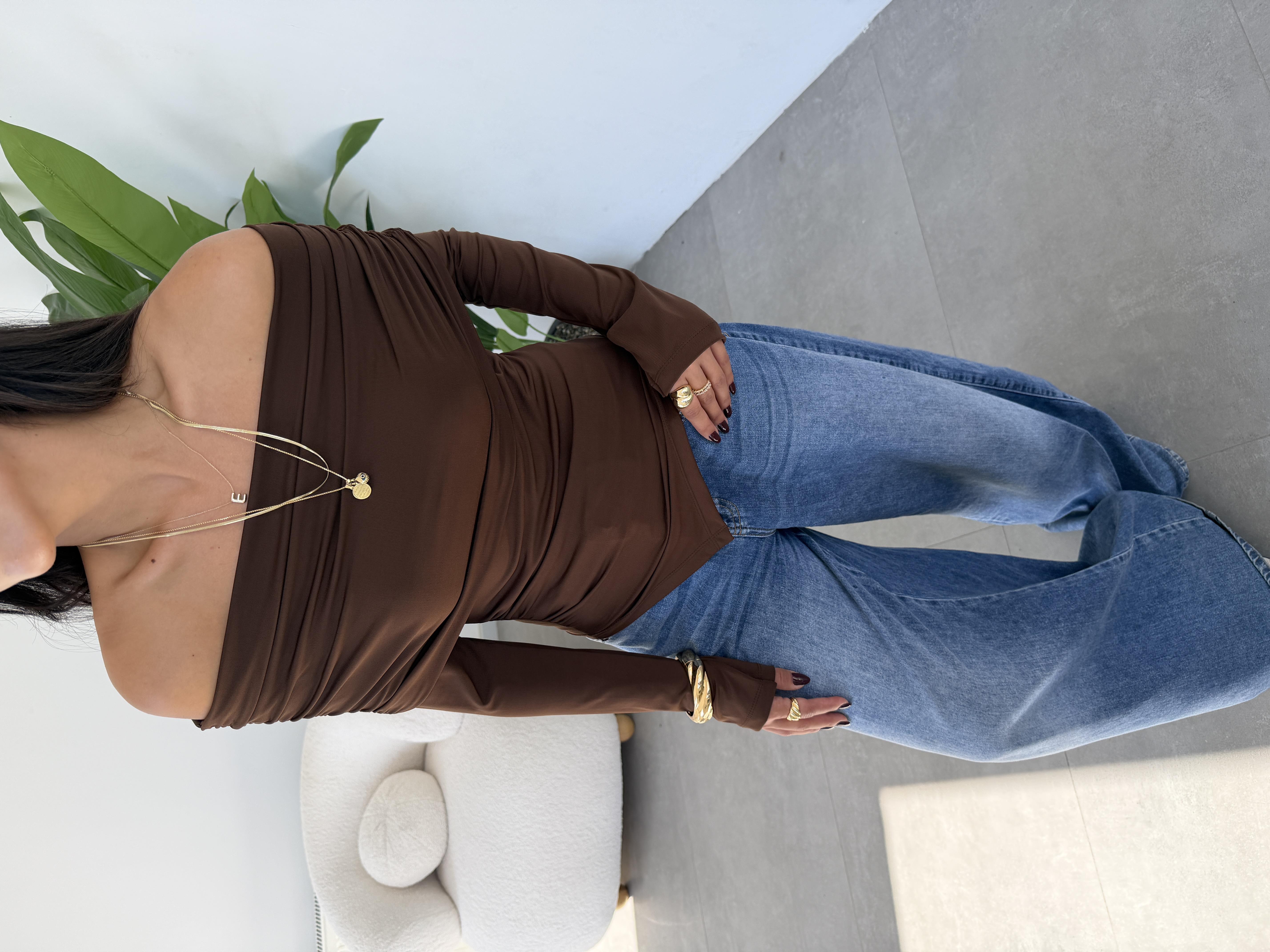 Kahve Madonna Yaka Asimetrik Bluz