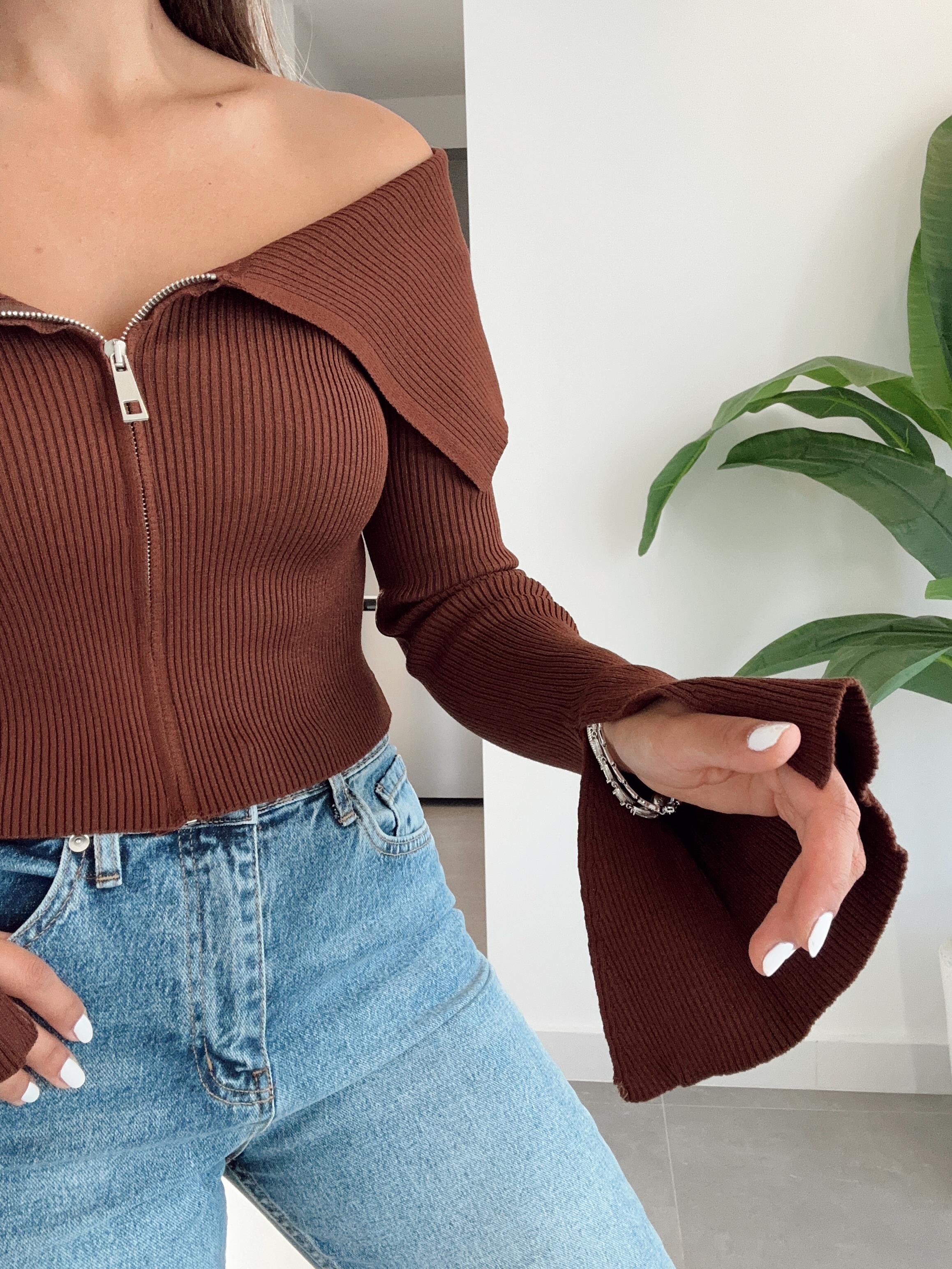 Kahve Madonna Yaka Fermuarlı Triko