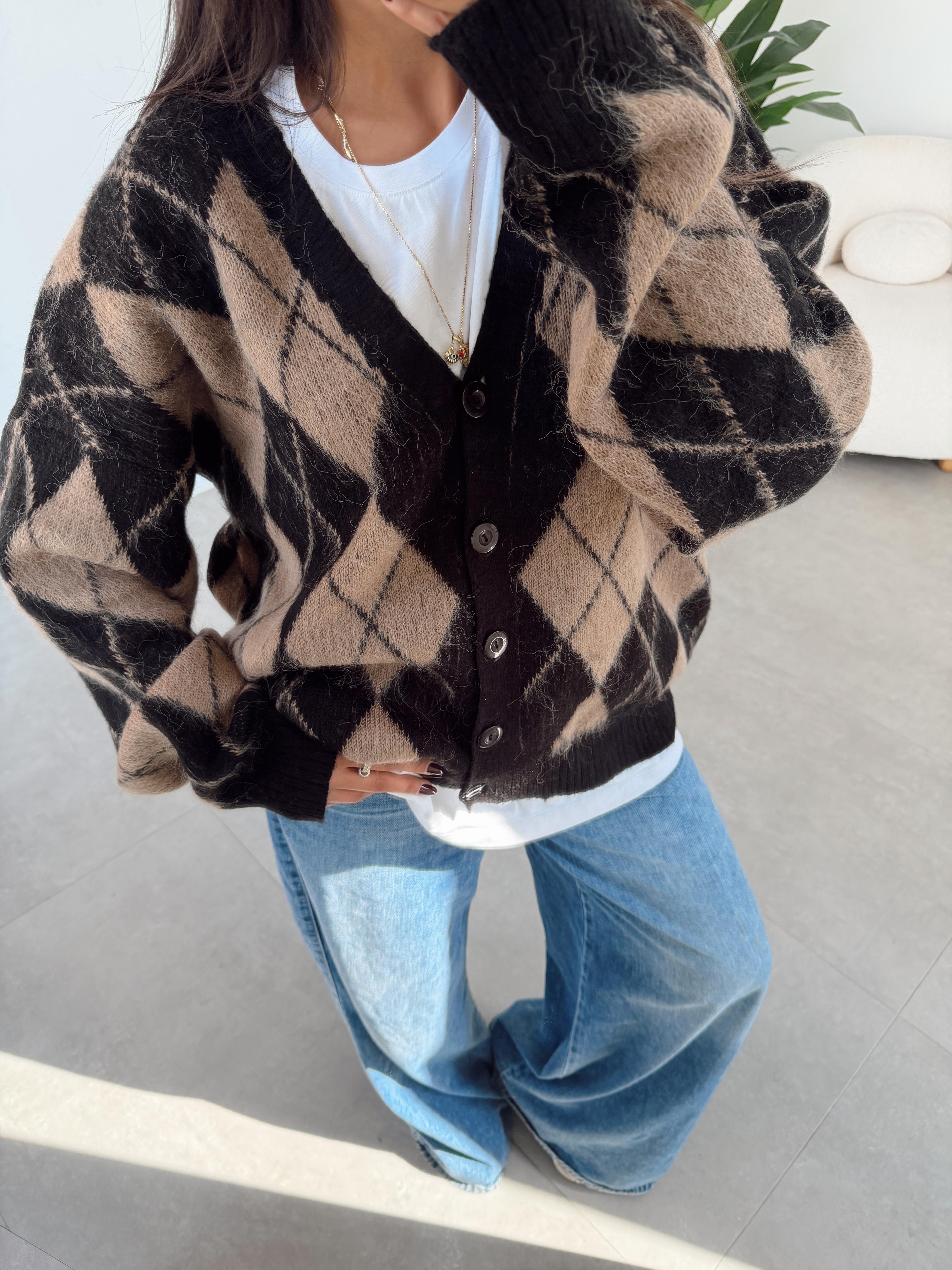 Kahve-Siyah Baklava Desenli Triko Hırka