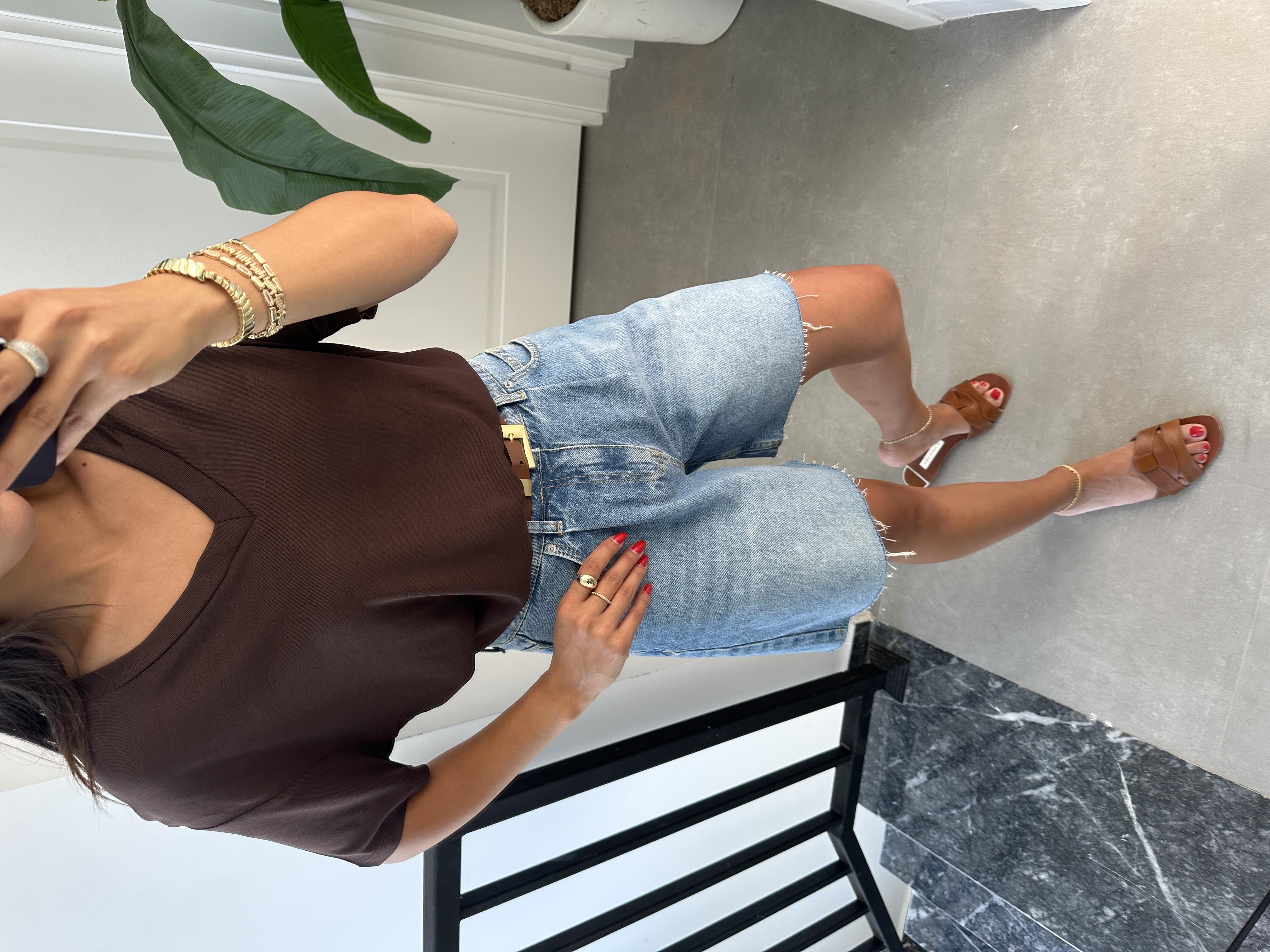 Kahve V Yaka Basic Tişört