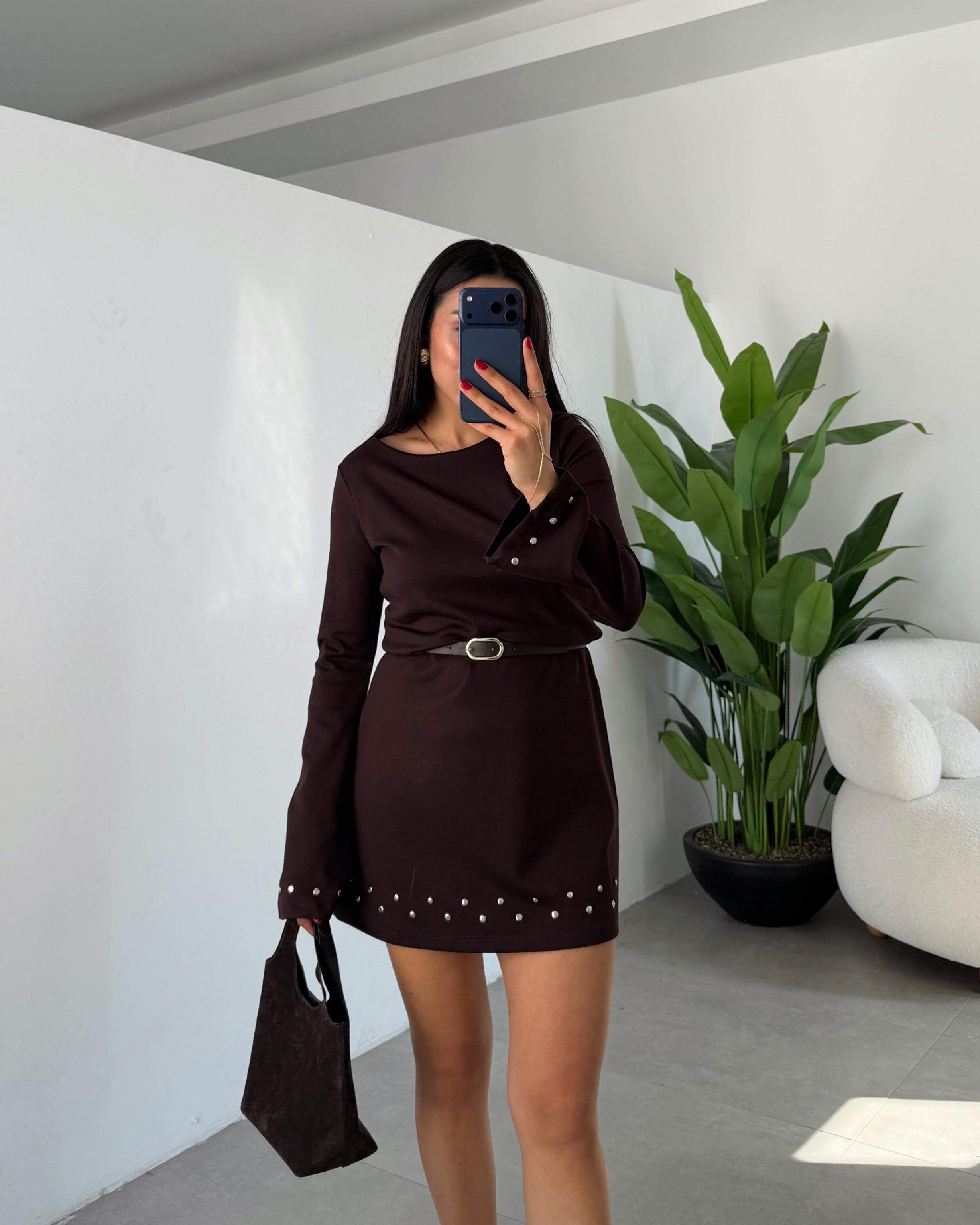 Kahve Zımbalı Elbise