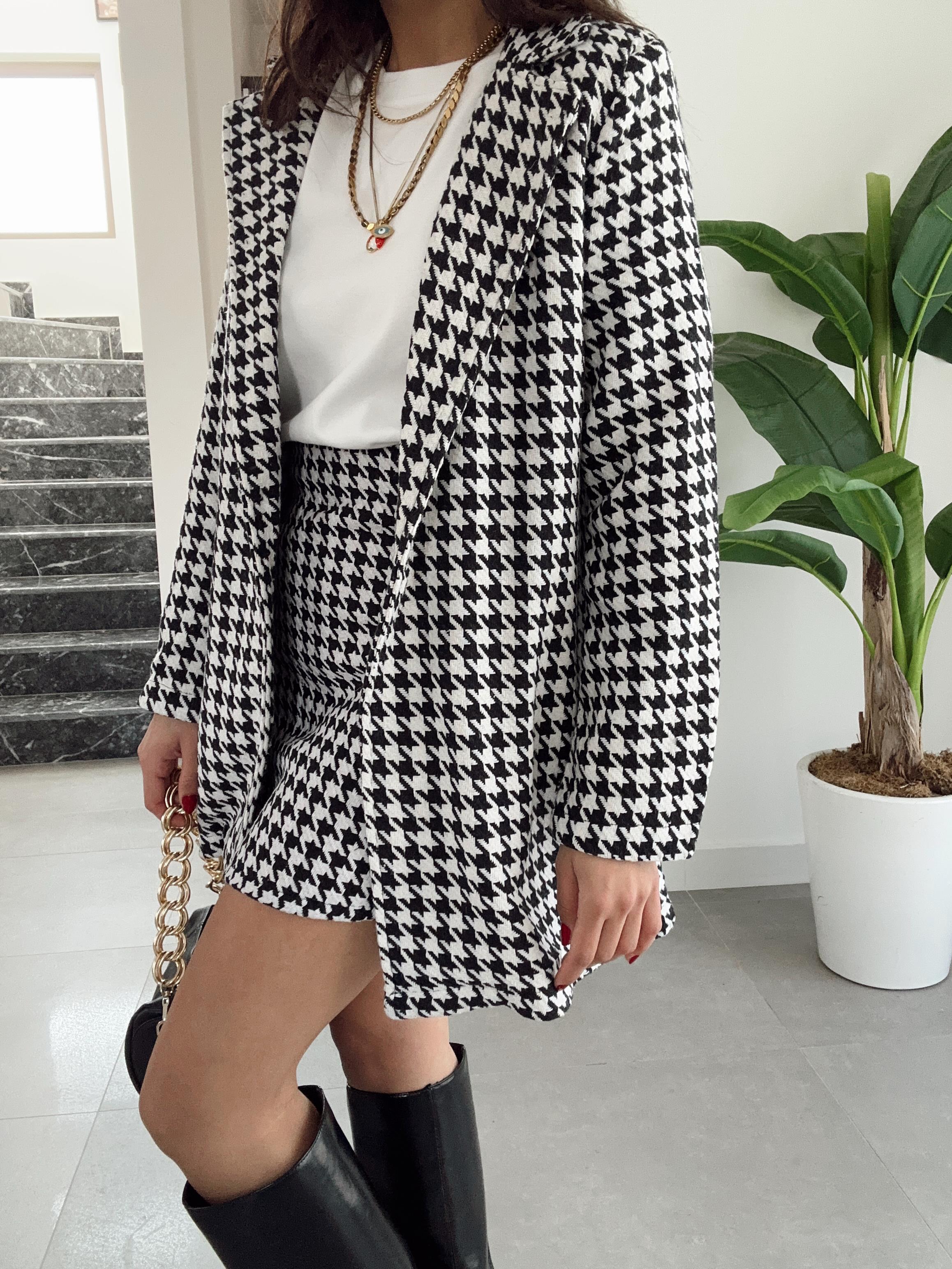 Kazayağı Desenli Blazer-Etek Takım
