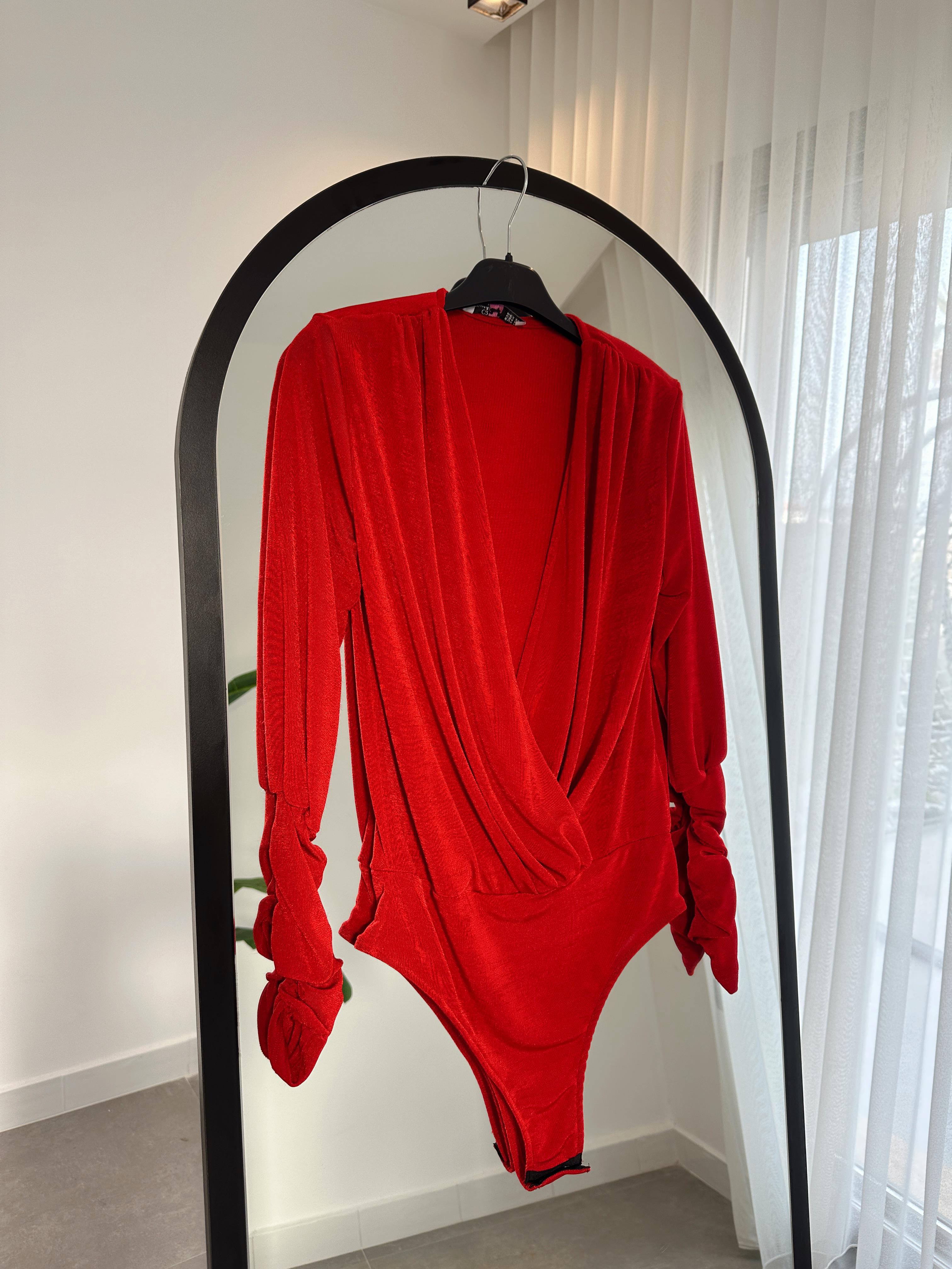 Kırmızı Derin V Yaka Çıtçıtlı Kruvaze Bluz