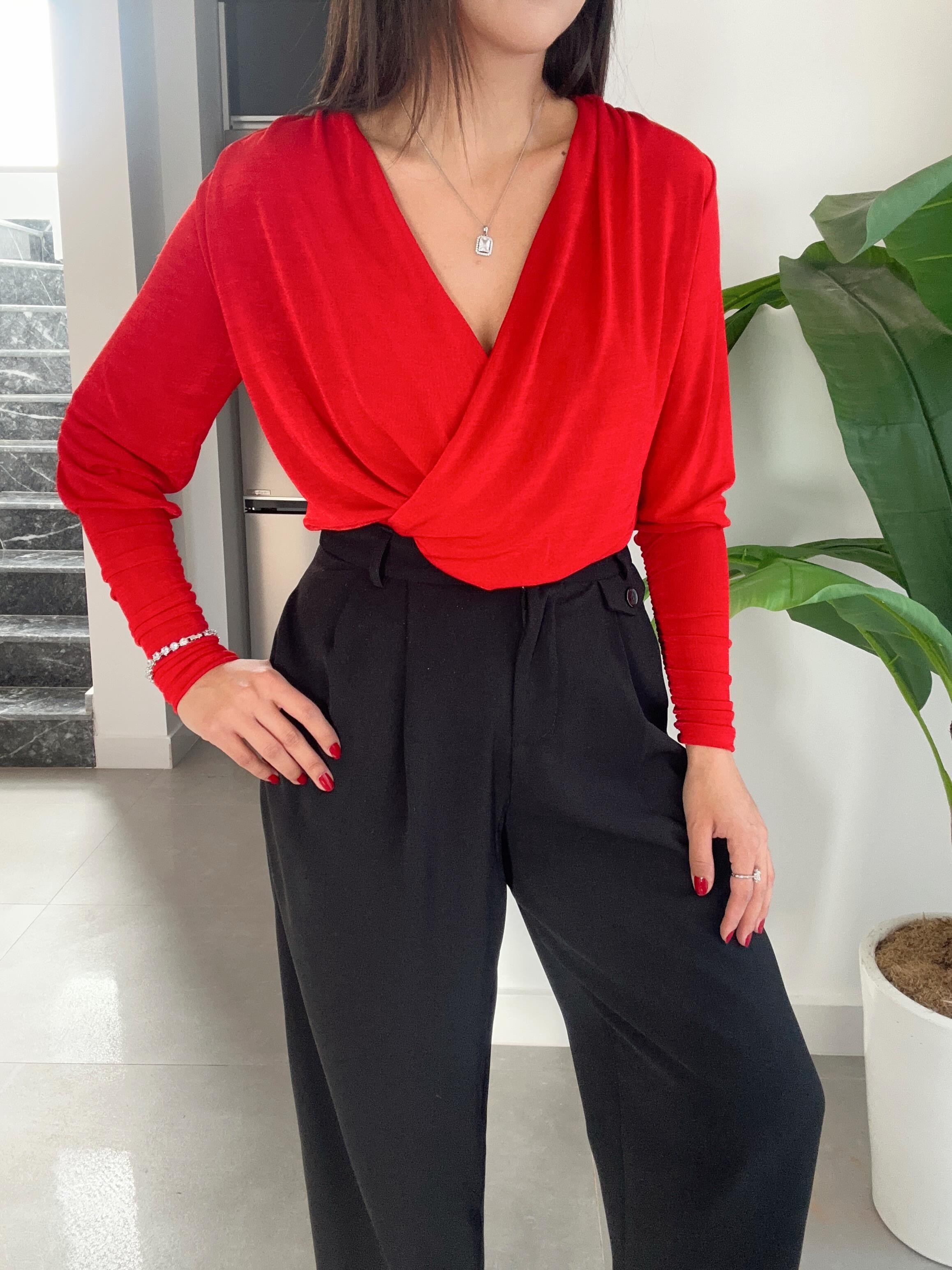 Kırmızı Derin V Yaka Çıtçıtlı Kruvaze Bluz