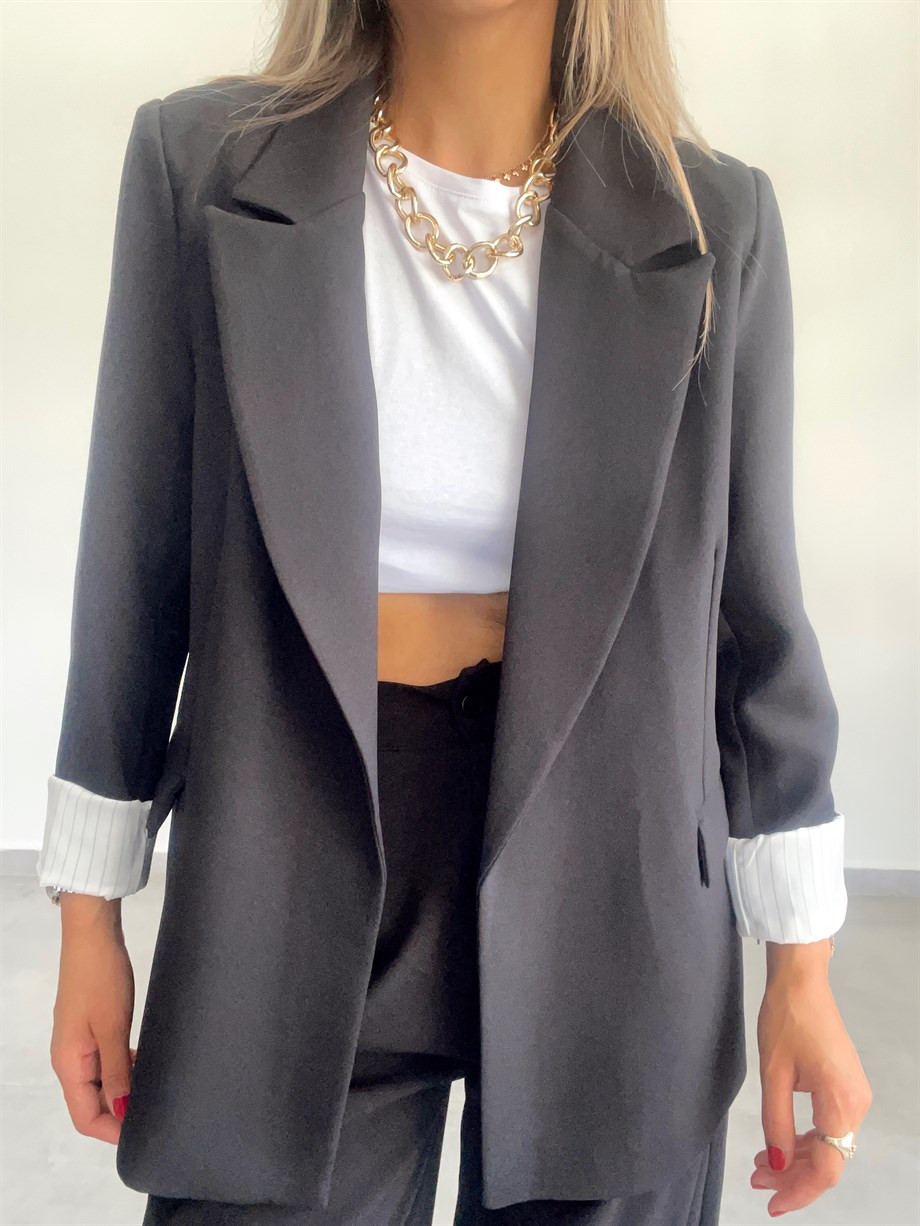 Kolu Katlamalı Siyah Blazer Ceket