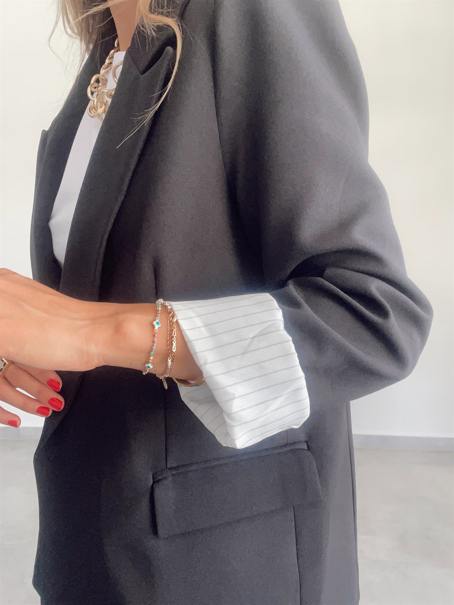 Kolu Katlamalı Siyah Blazer Ceket