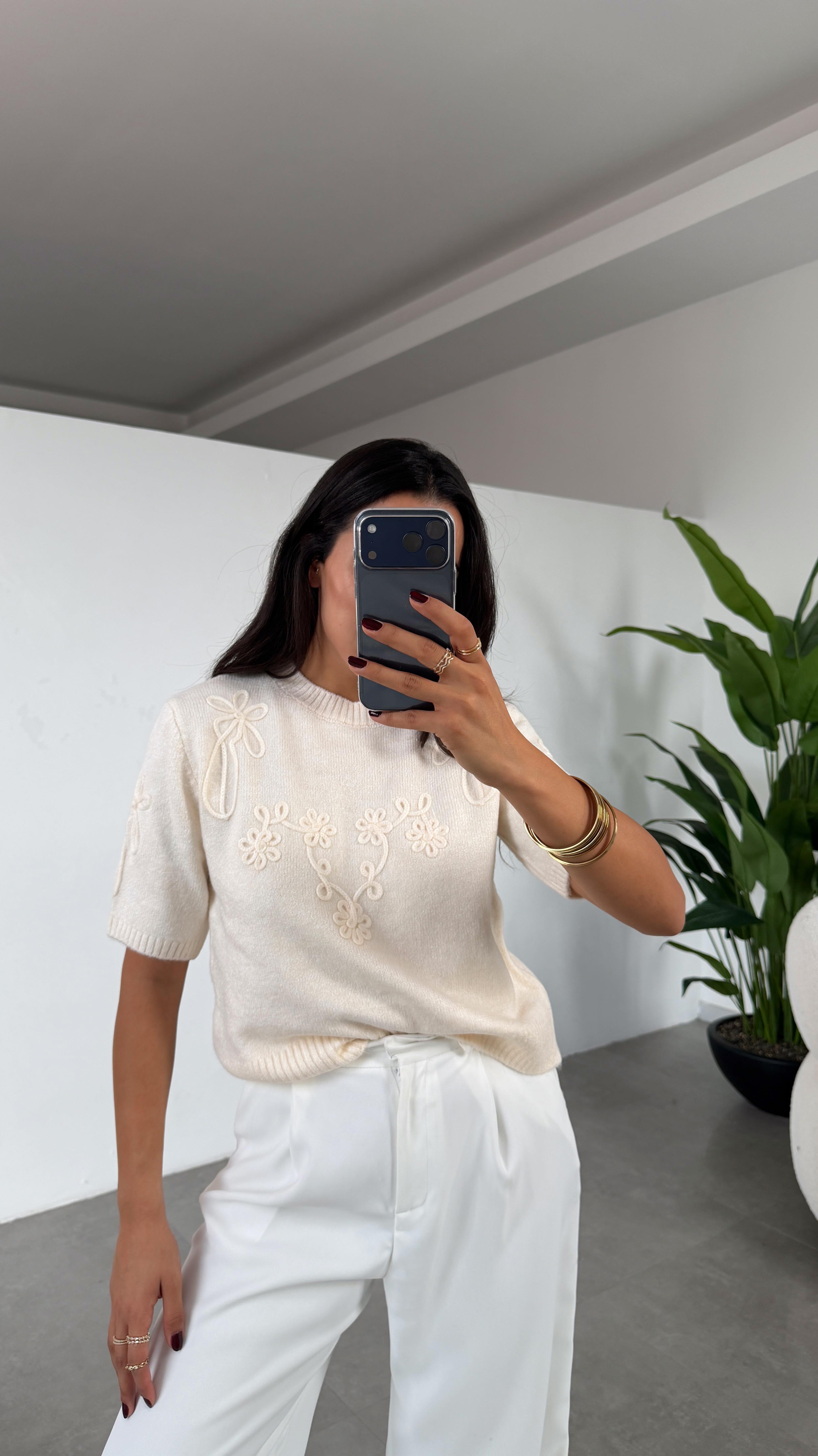 Krem Kısa Kol Suzene Kazak