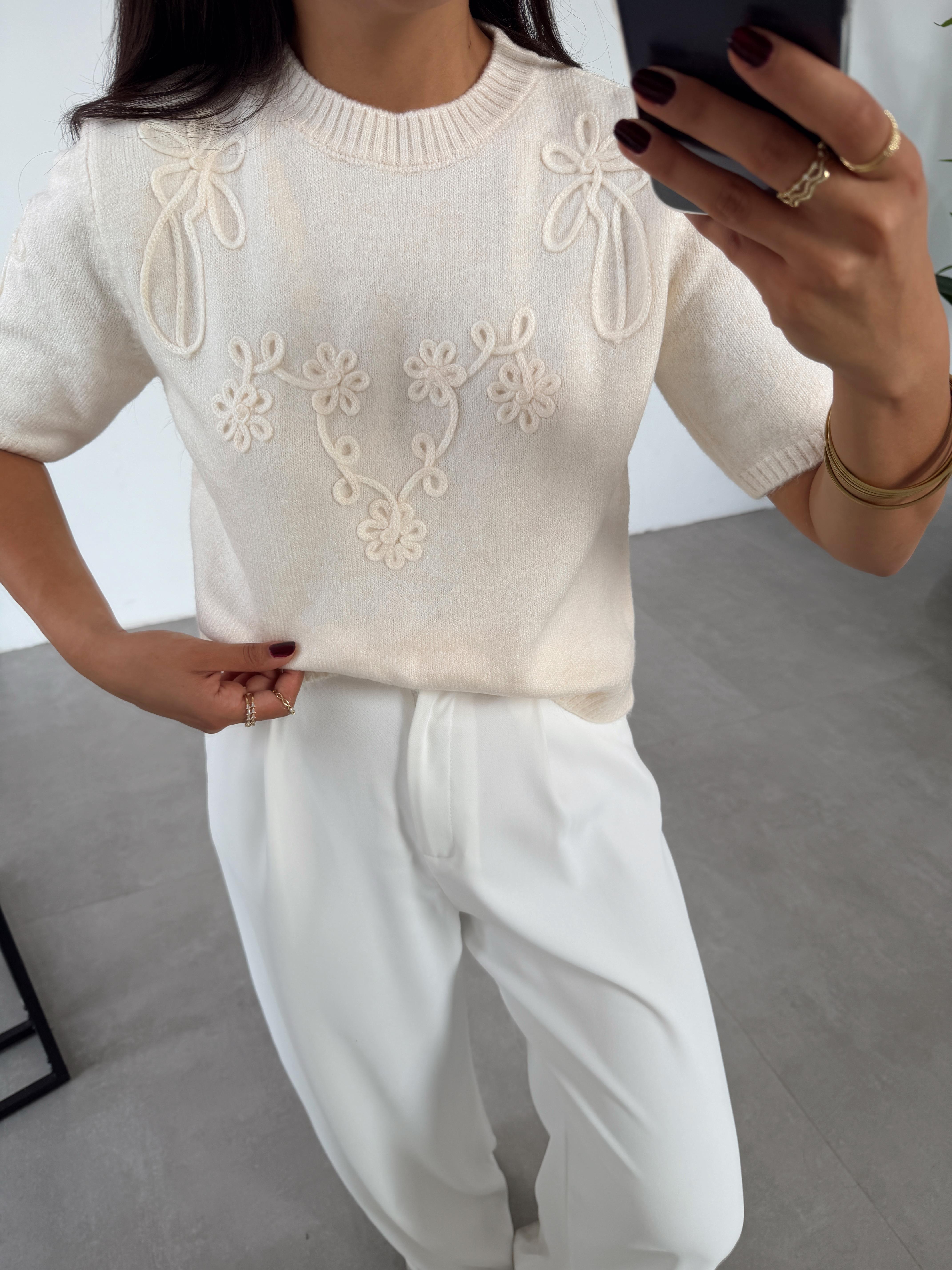 Krem Kısa Kol Suzene Kazak