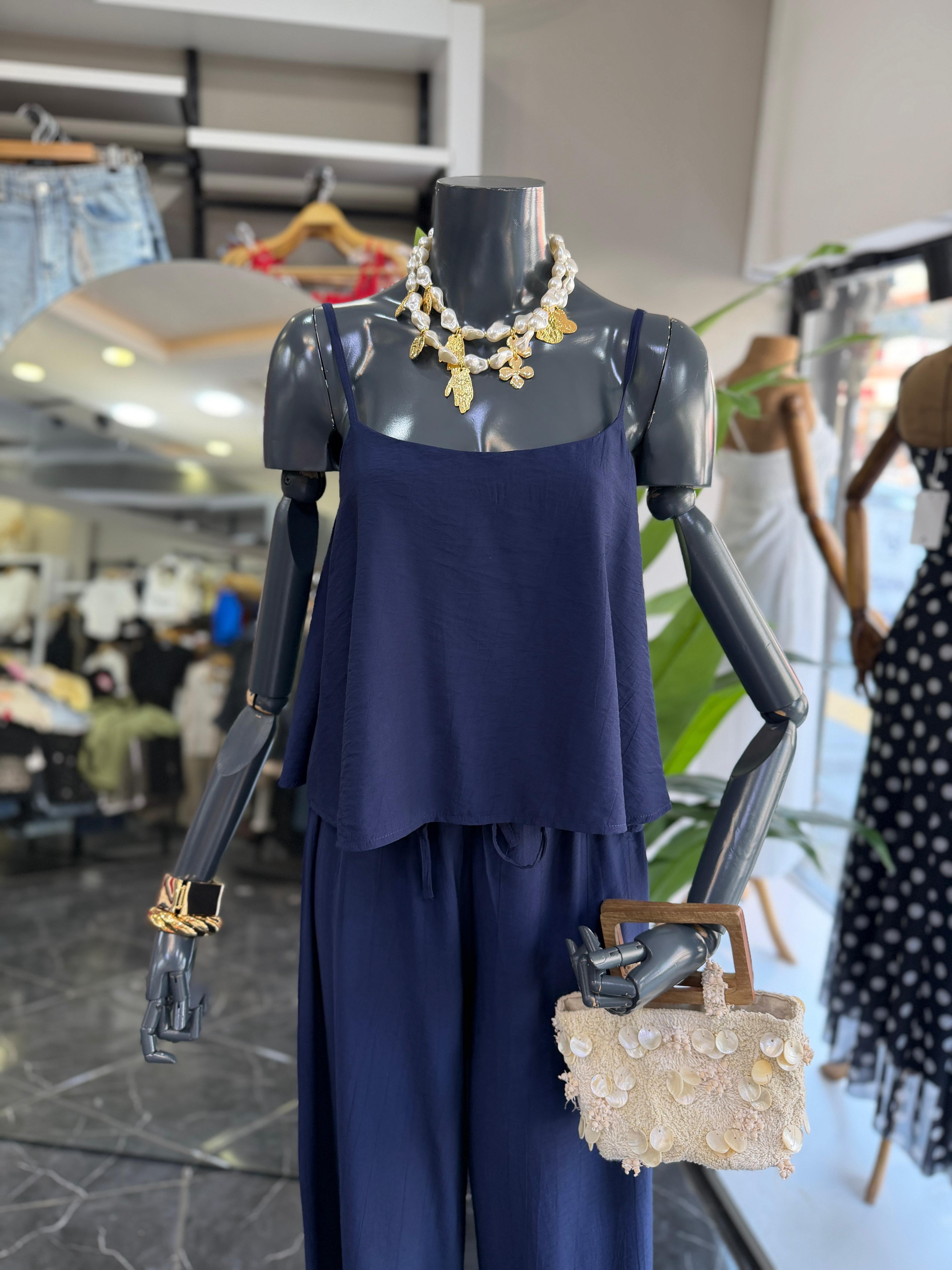 Levure Lacivert Su Taşı Detaylı Bluz