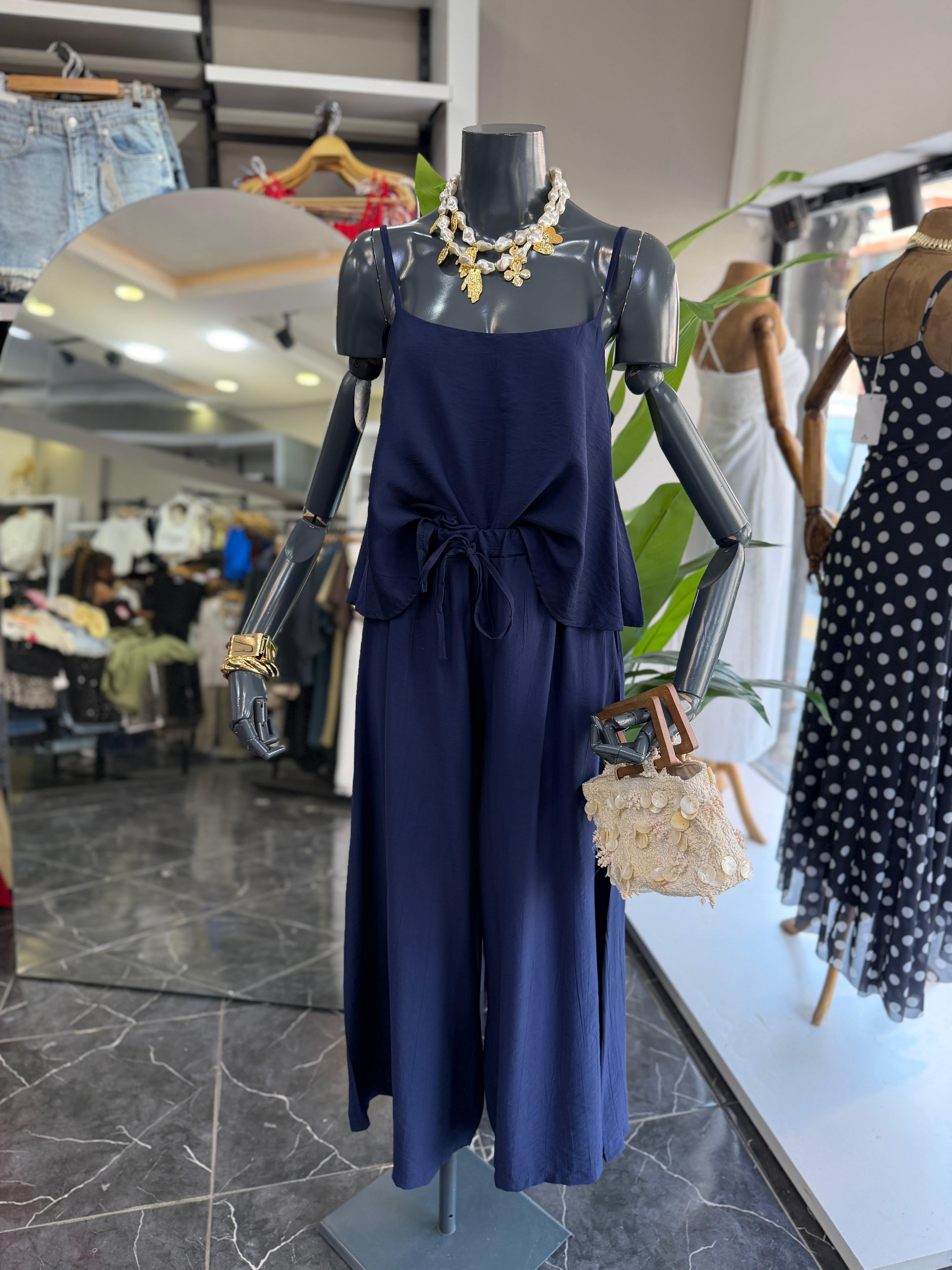 Levure Lacivert Su Taşı Detaylı Bluz