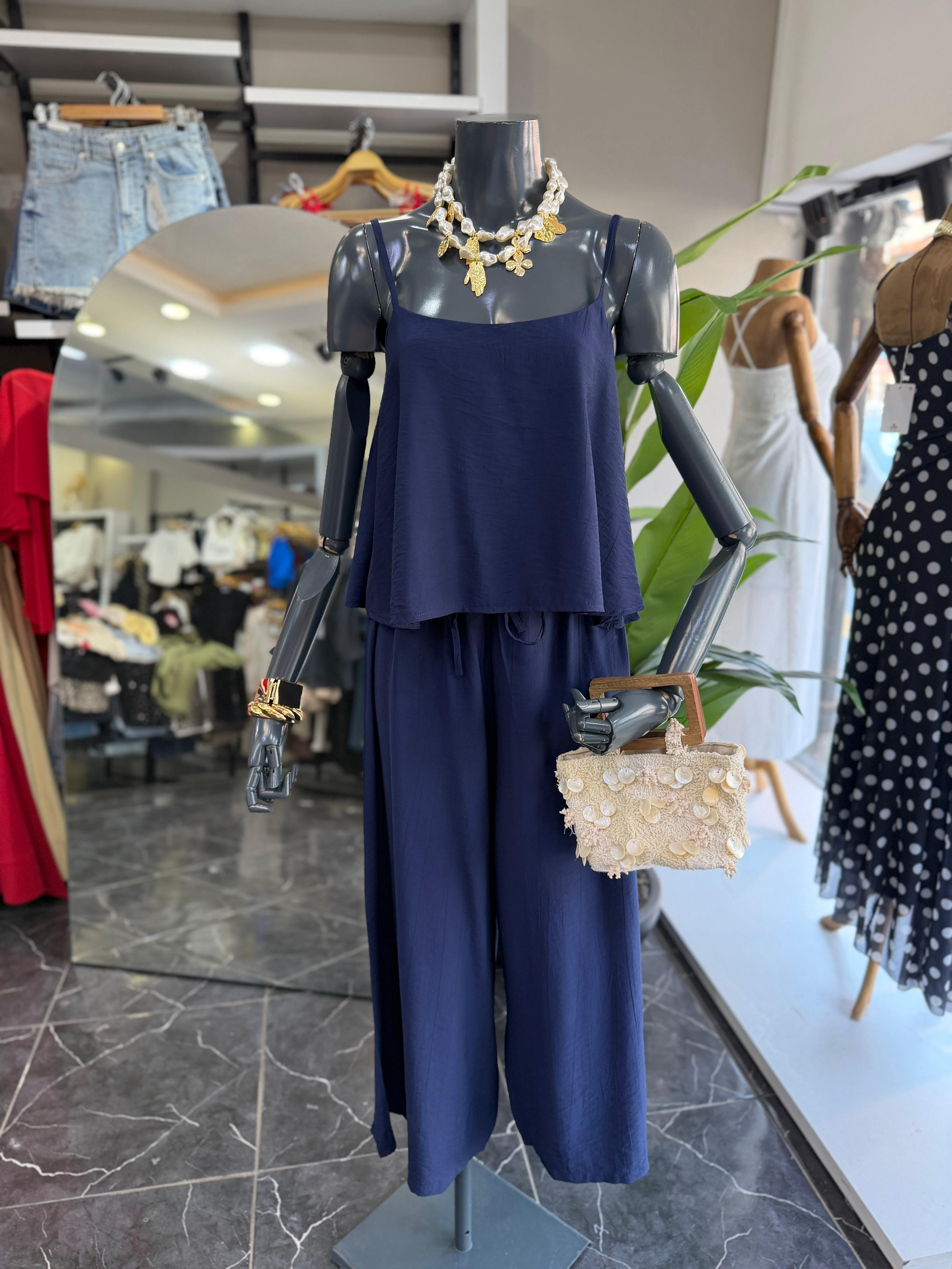 Levure Lacivert Su Taşı Detaylı Bluz