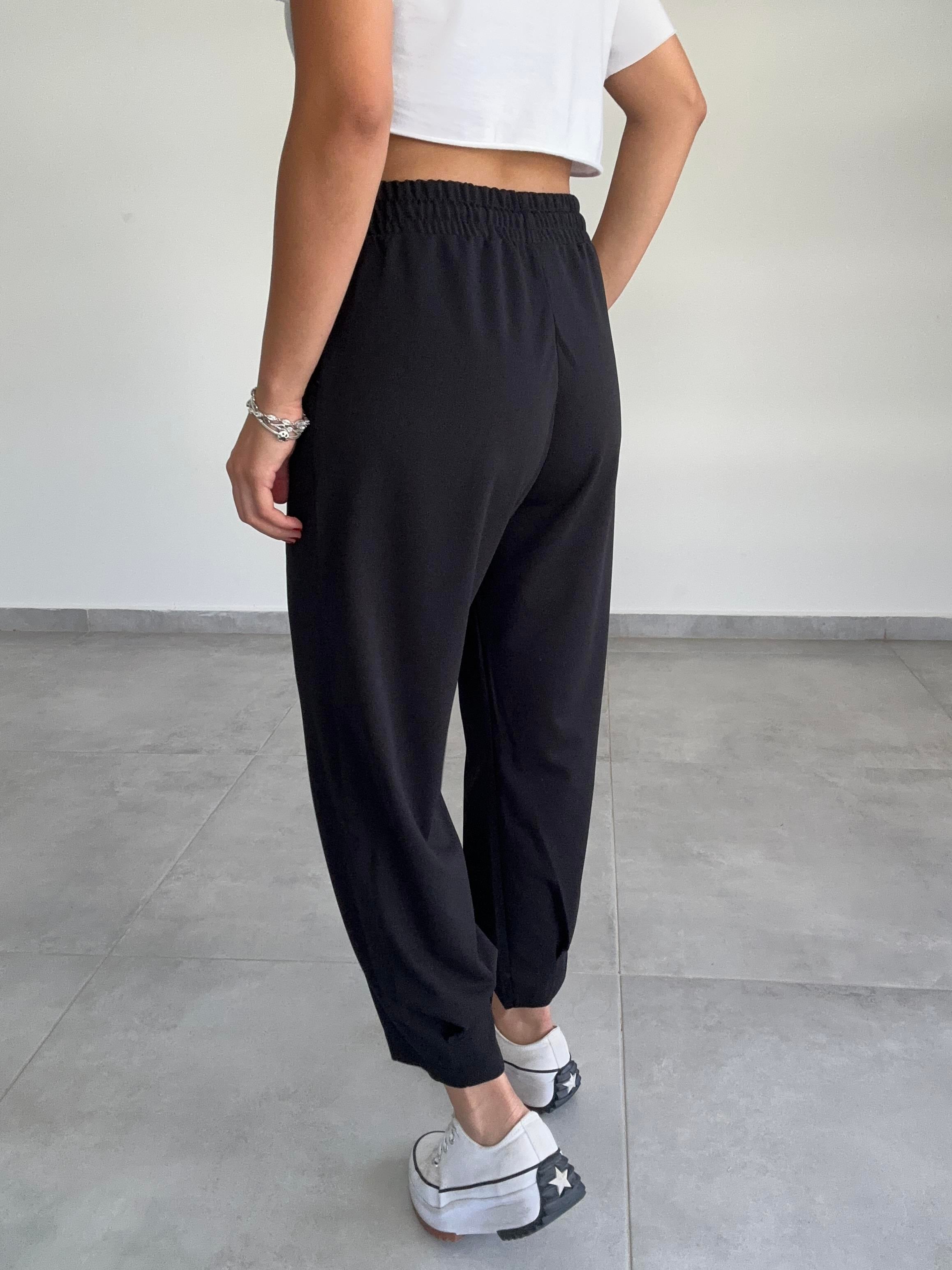 Lena Siyah Paça Pileli Pantolon