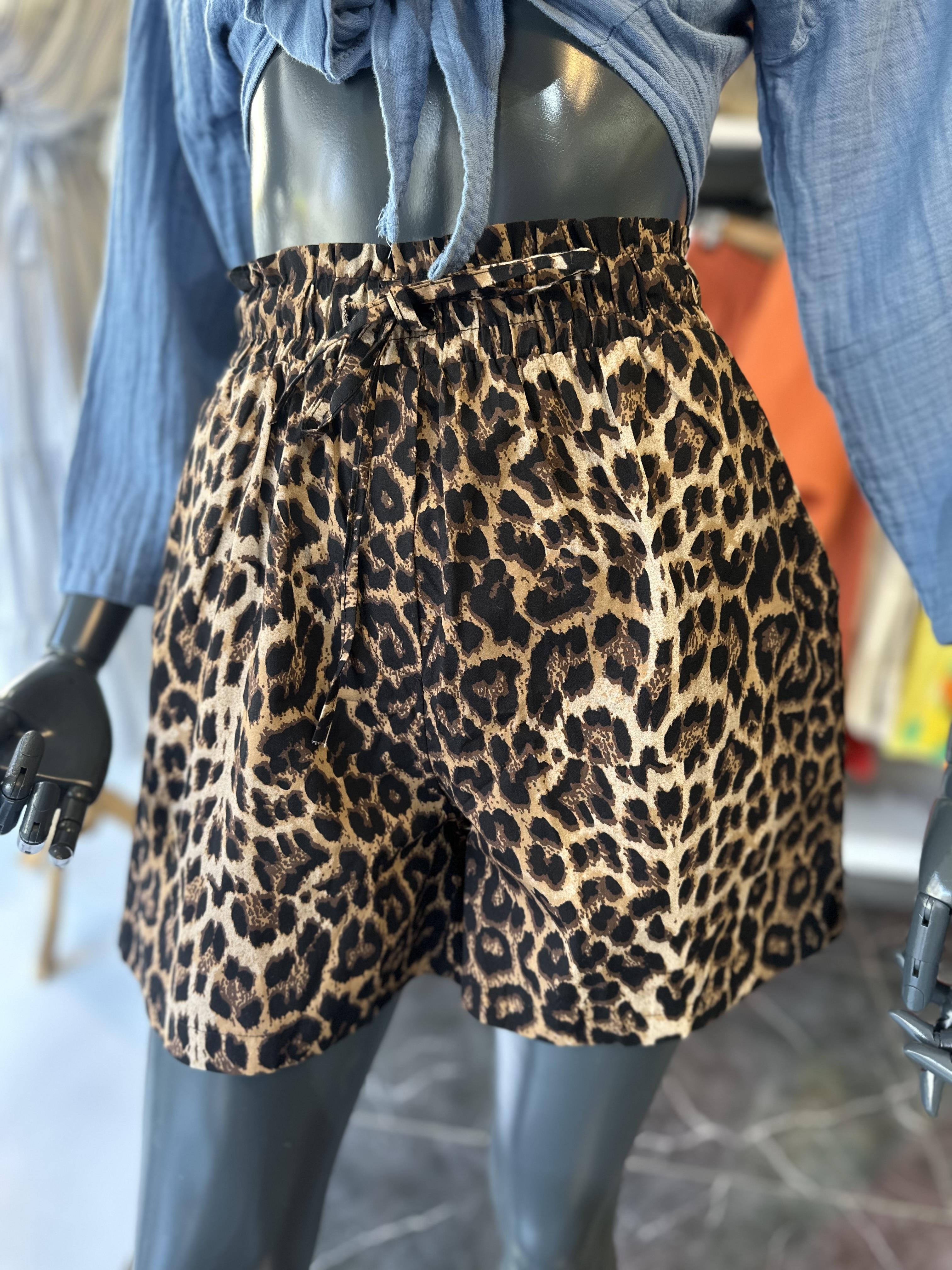 Leopar Desen Şort